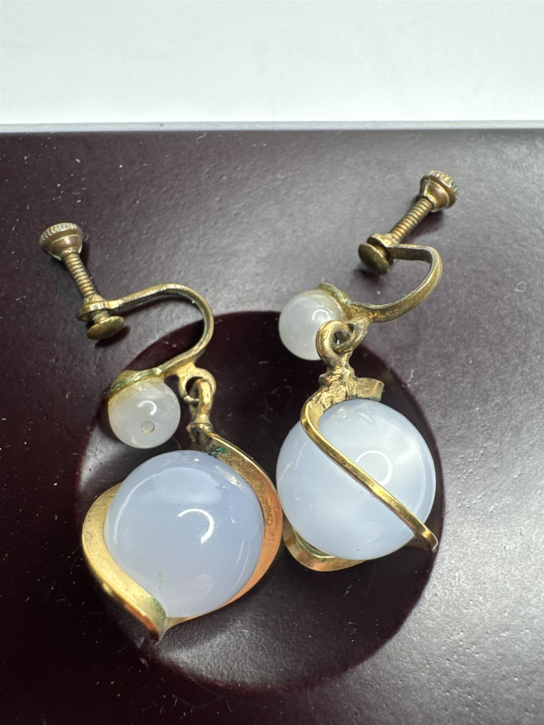 Vintage Gold Tone Mother of Pearl Dangle Screw Clip on Earrings Costume Jewelry