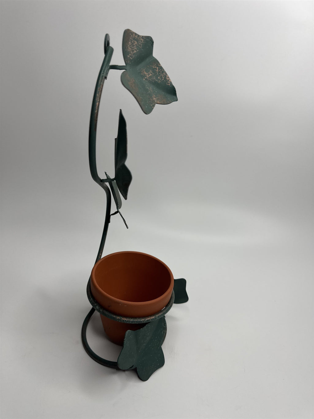 Vintage Home Interiors MCM Metal Vine Wall Hanging Planter Holder /w 3" Clay Pot
