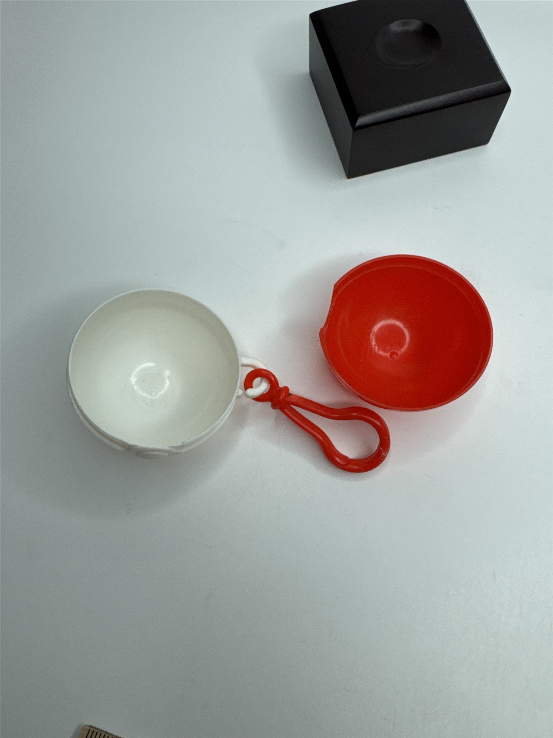 Vintage 1999 Nintendo Pokemon Burger King Kids Meal Empty Pokeball