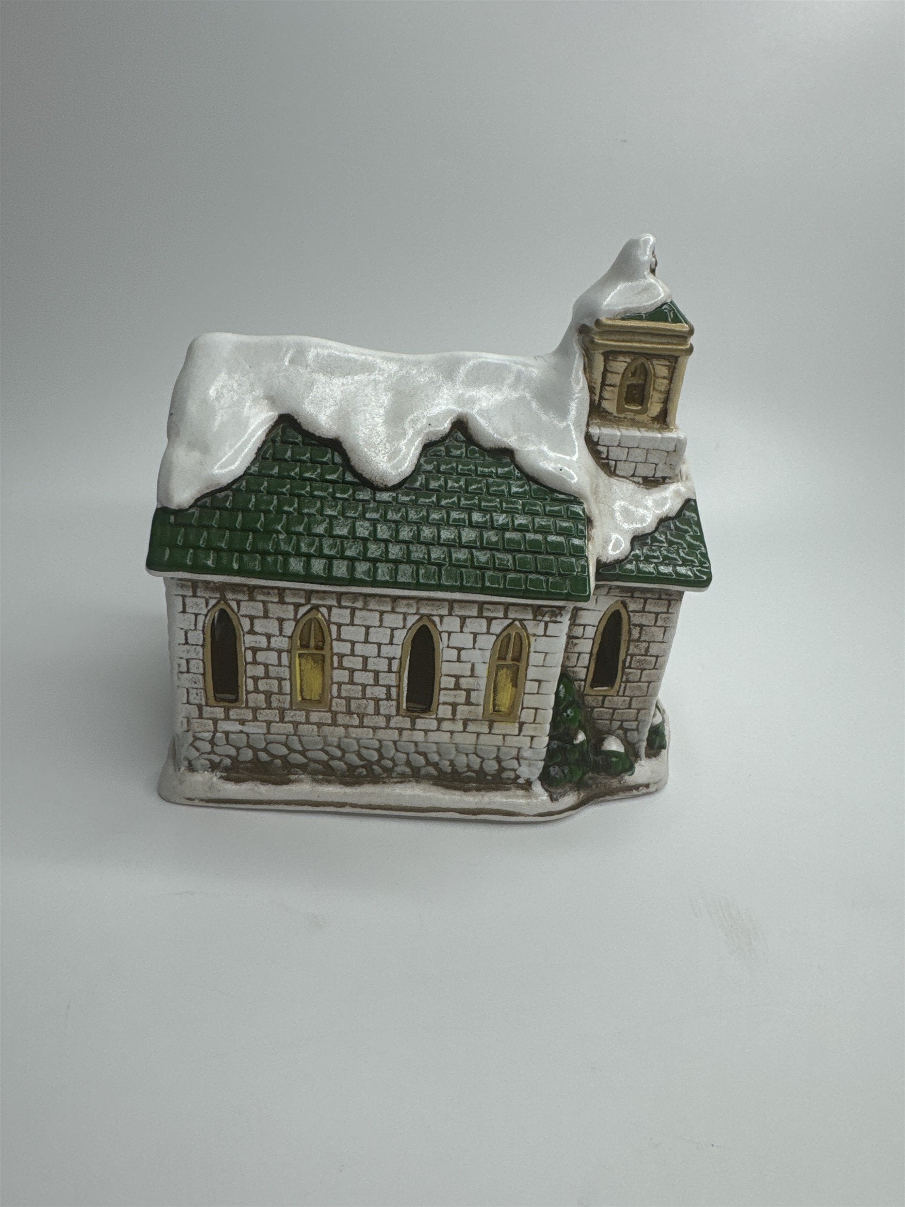 Vtg Homco Home Interiors 8952 Village Church Porcelain Christmas Earthenware