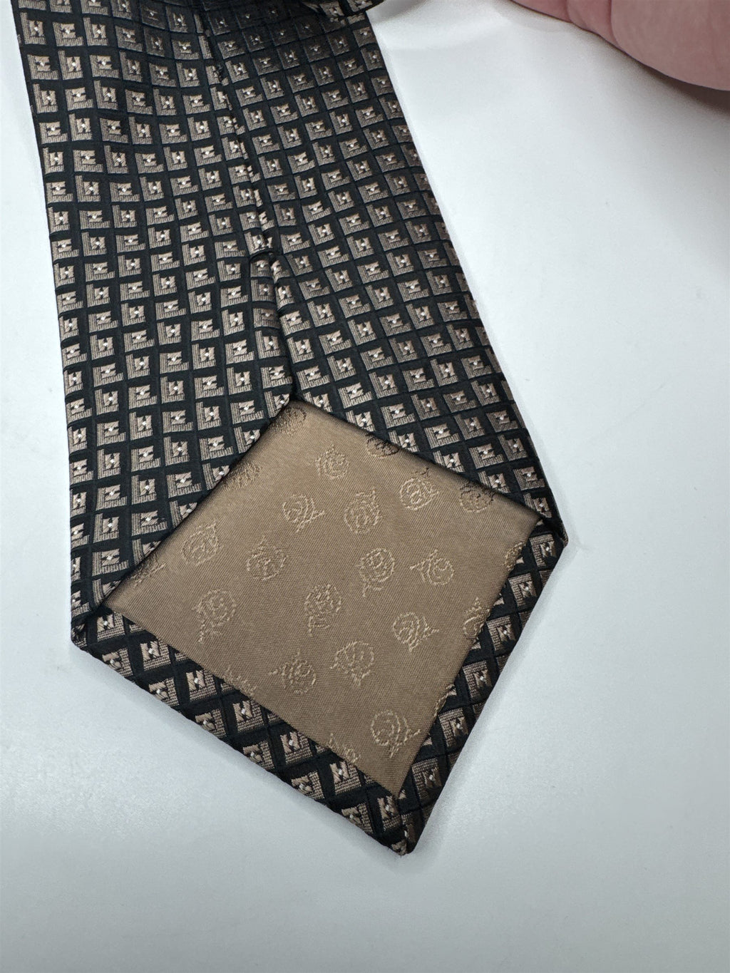 Mens Roffe Accessories 100% Silk Neck Tie Letter H Repeating Pattern Geometric