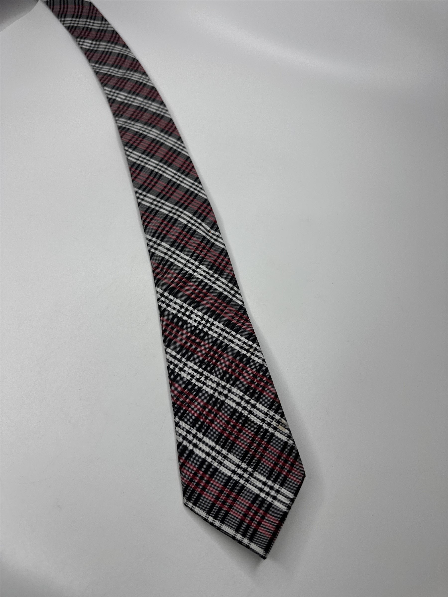 Mens Ben Sherman 100% Silk Red/White/Black Plaid Pattern Skinny Neck Tie