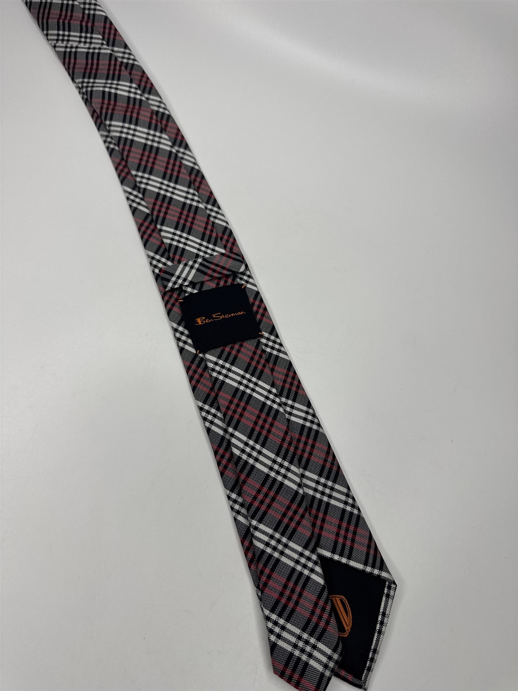 Mens Ben Sherman 100% Silk Red/White/Black Plaid Pattern Skinny Neck Tie