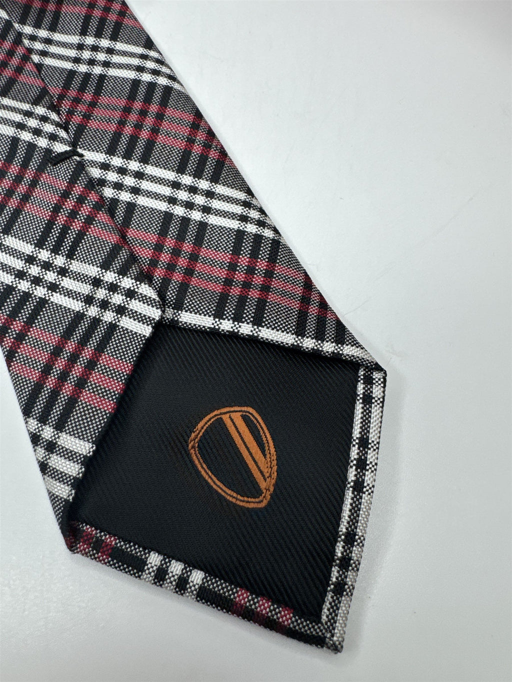Mens Ben Sherman 100% Silk Red/White/Black Plaid Pattern Skinny Neck Tie