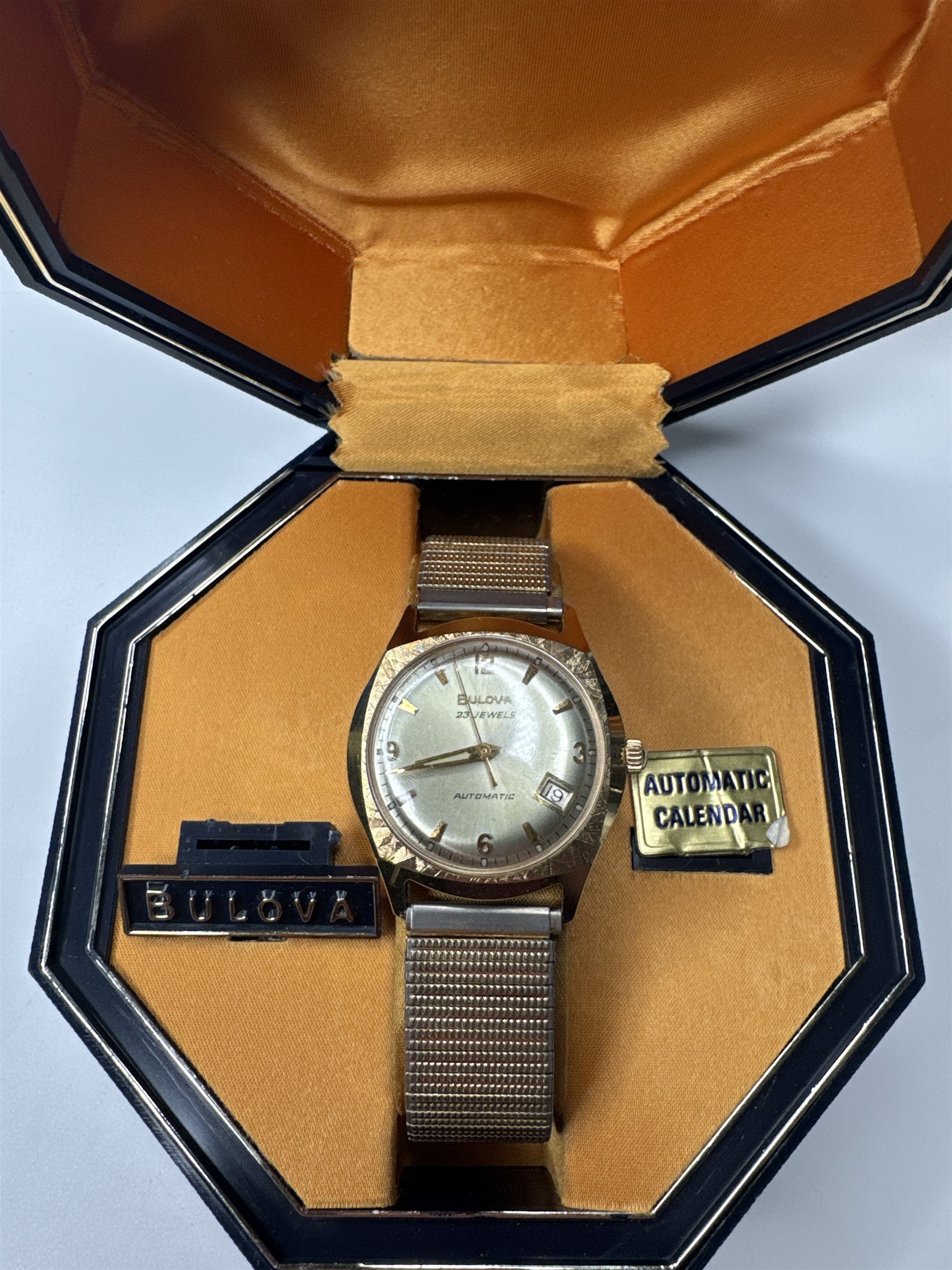 VTG Bulova M9 Mens Watch 23 Jewels Rolled Gold Automatic Mechanical