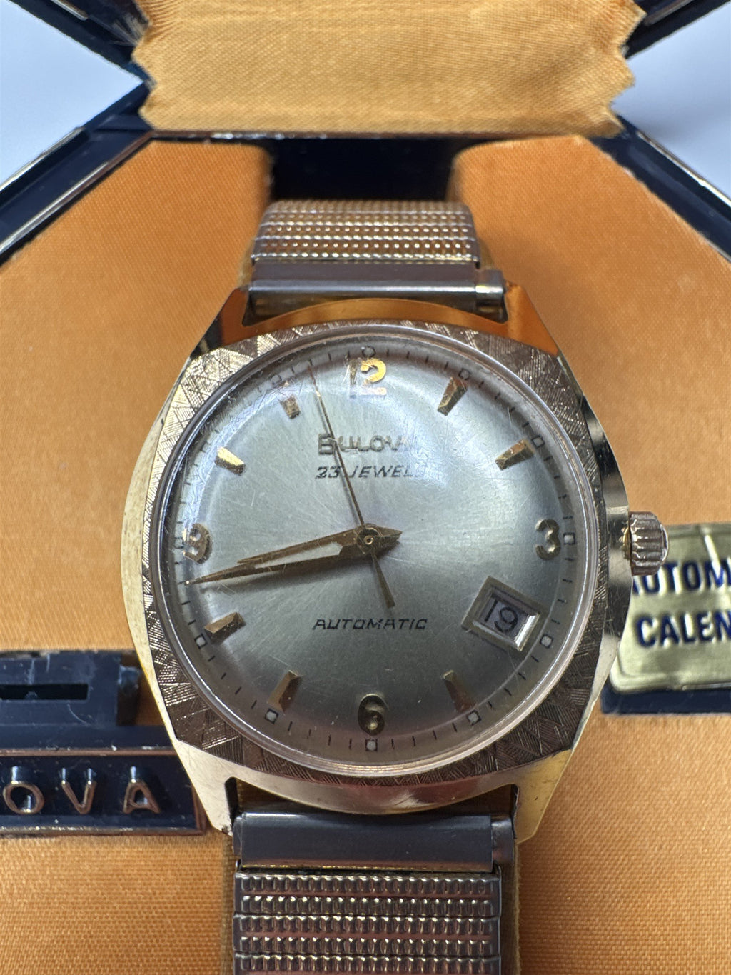 VTG Bulova M9 Mens Watch 23 Jewels Rolled Gold Automatic Mechanical