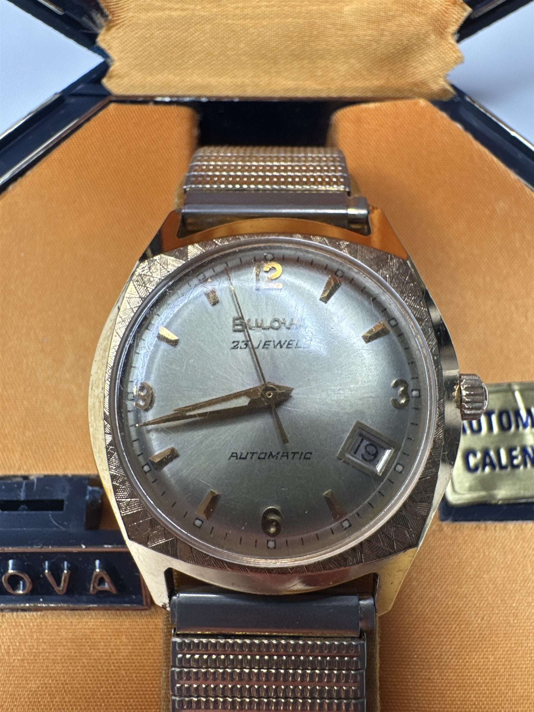 VTG Bulova M9 Mens Watch 23 Jewels Rolled Gold Automatic Mechanical