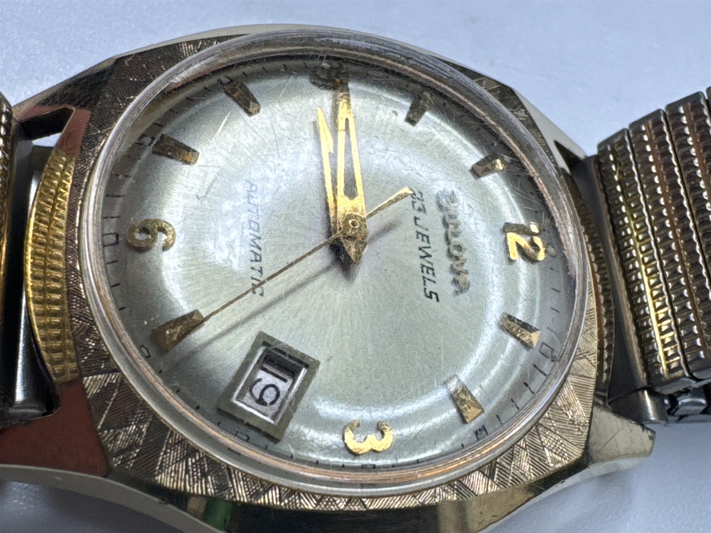 VTG Bulova M9 Mens Watch 23 Jewels Rolled Gold Automatic Mechanical