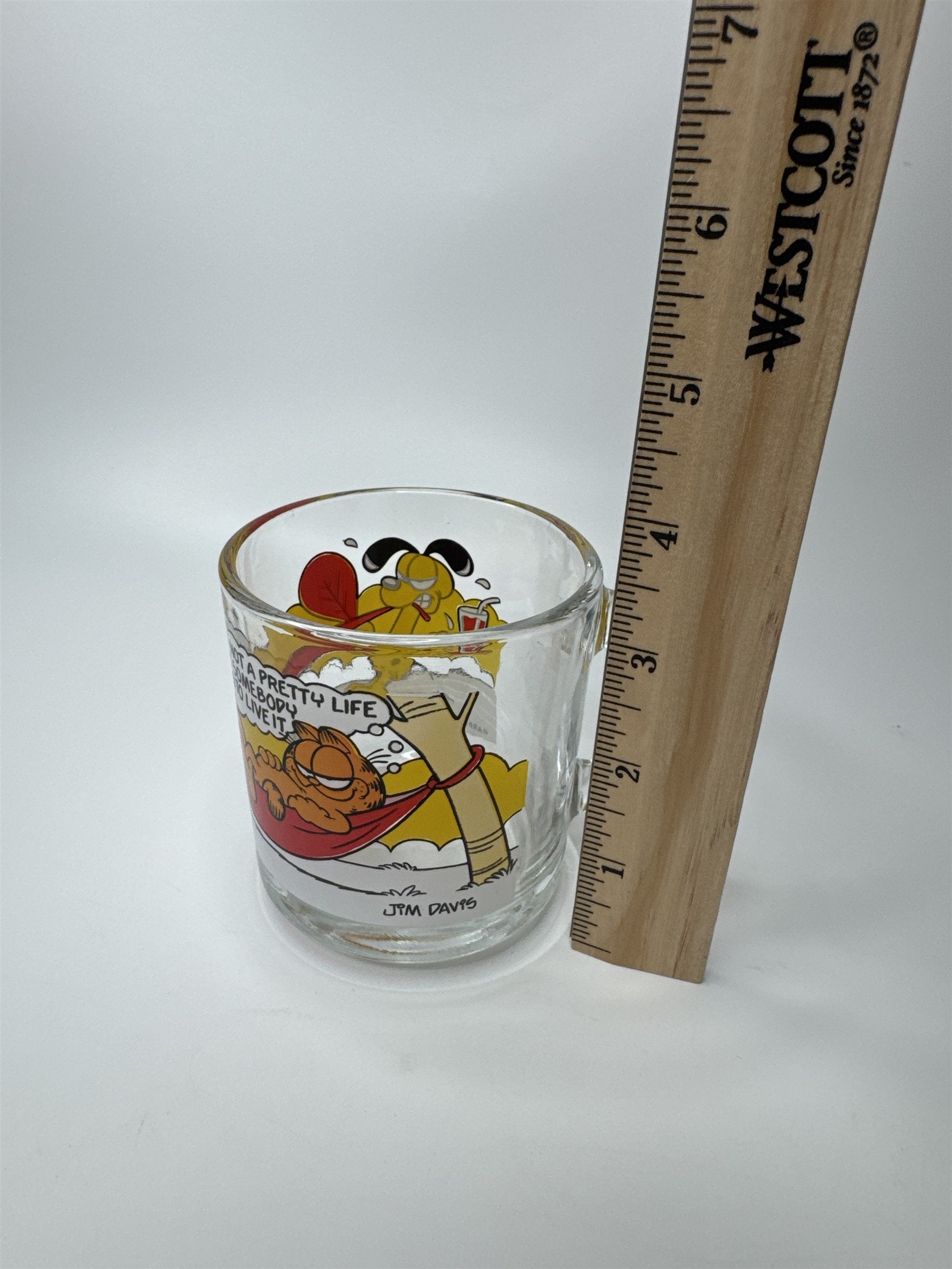 Garfield McDonald's Glass Mug "It's not a pretty life but somebody has to live"