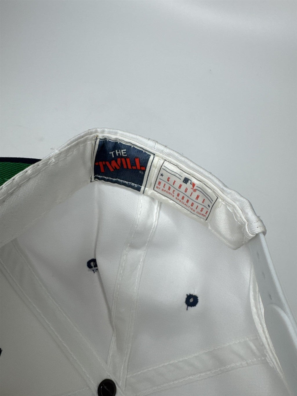 VTG 90s Minnesota Twins Snapback Sports Specialties White Logo Hat