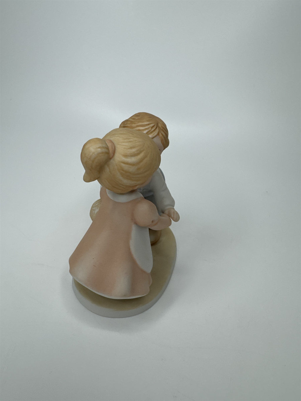 Vintage 1991 HOMCO Circle of Friends Masterpiece First Kiss Figurine