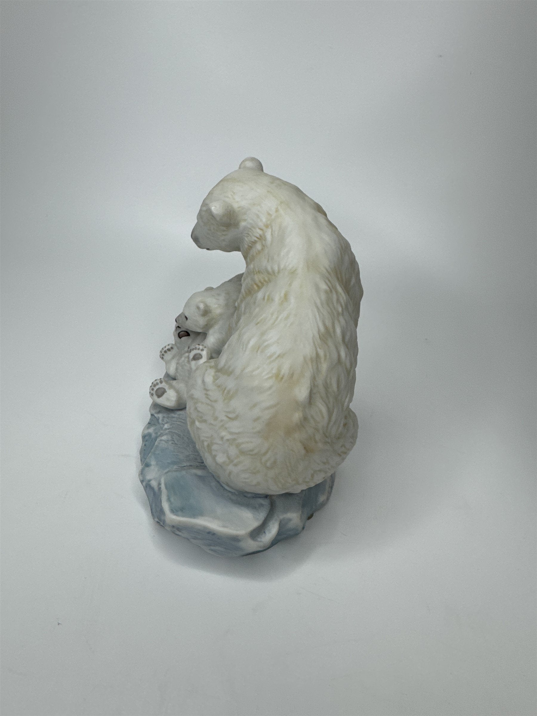 Vintage 1993 HOMCO Masterpiece Endangered Species Polar Bear and Cubs on Iceberg