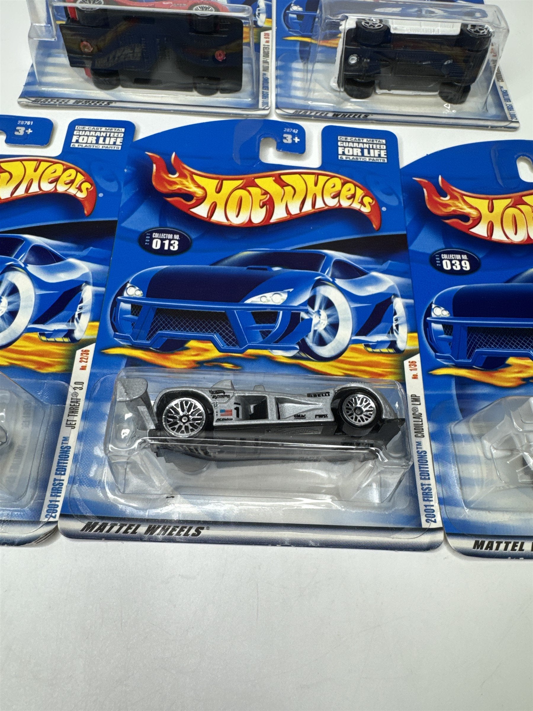 Lot of 5 Hot Wheels Mattel Wheels 2000 Die Cast Metal Collectible Race Cars