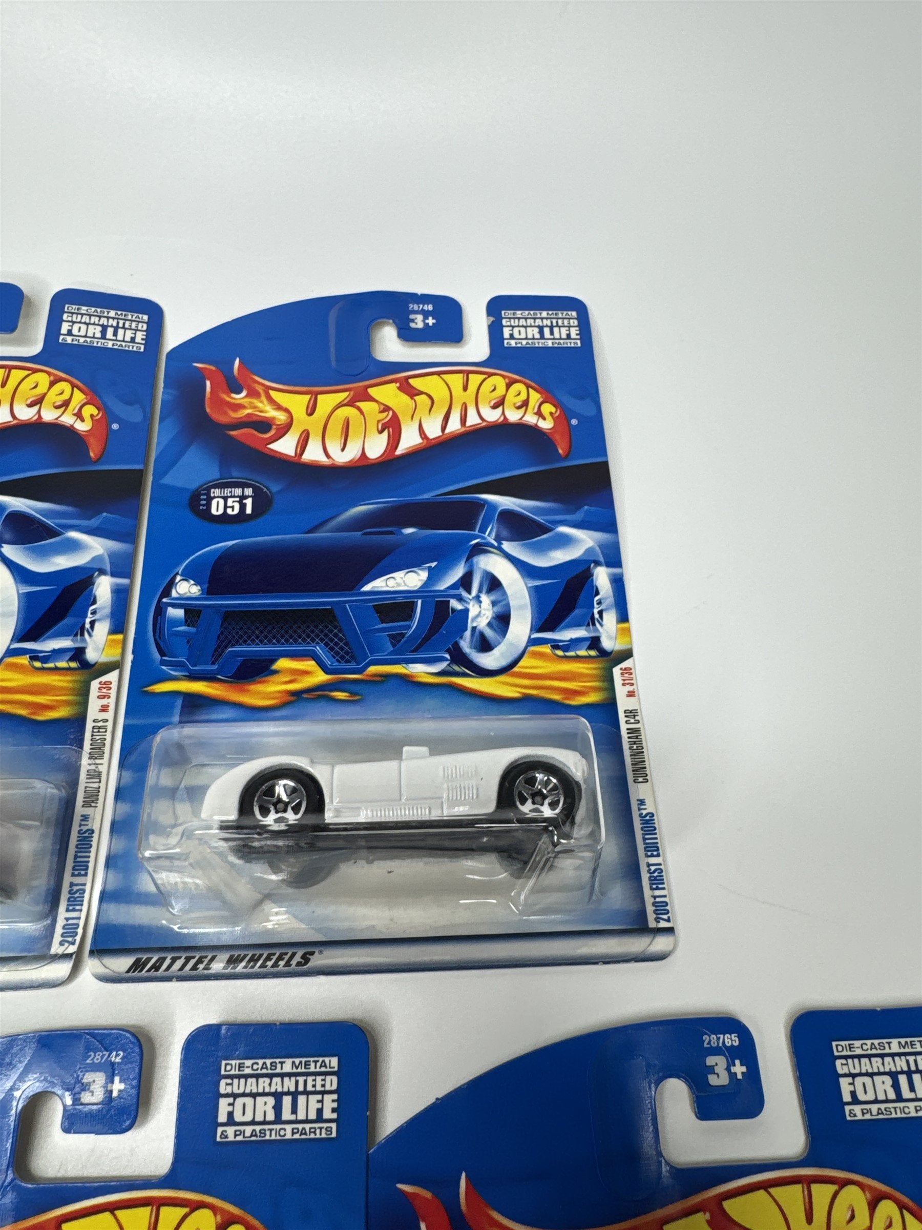 Lot of 5 Hot Wheels Mattel Wheels 2000 Die Cast Metal Collectible Race Cars