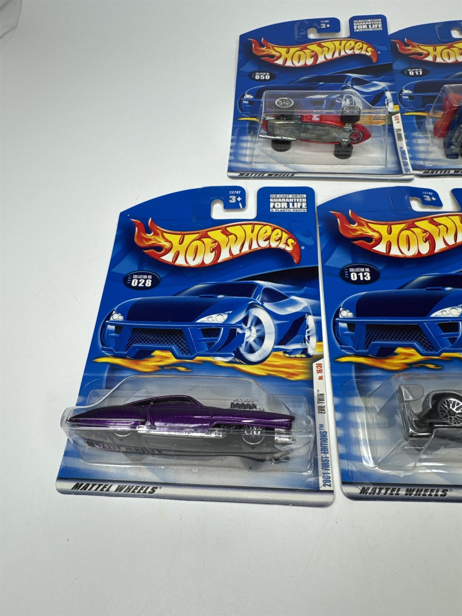 Lot of 5 Hot Wheels Mattel Wheels 2000 Die Cast Metal Collectible Race Cars