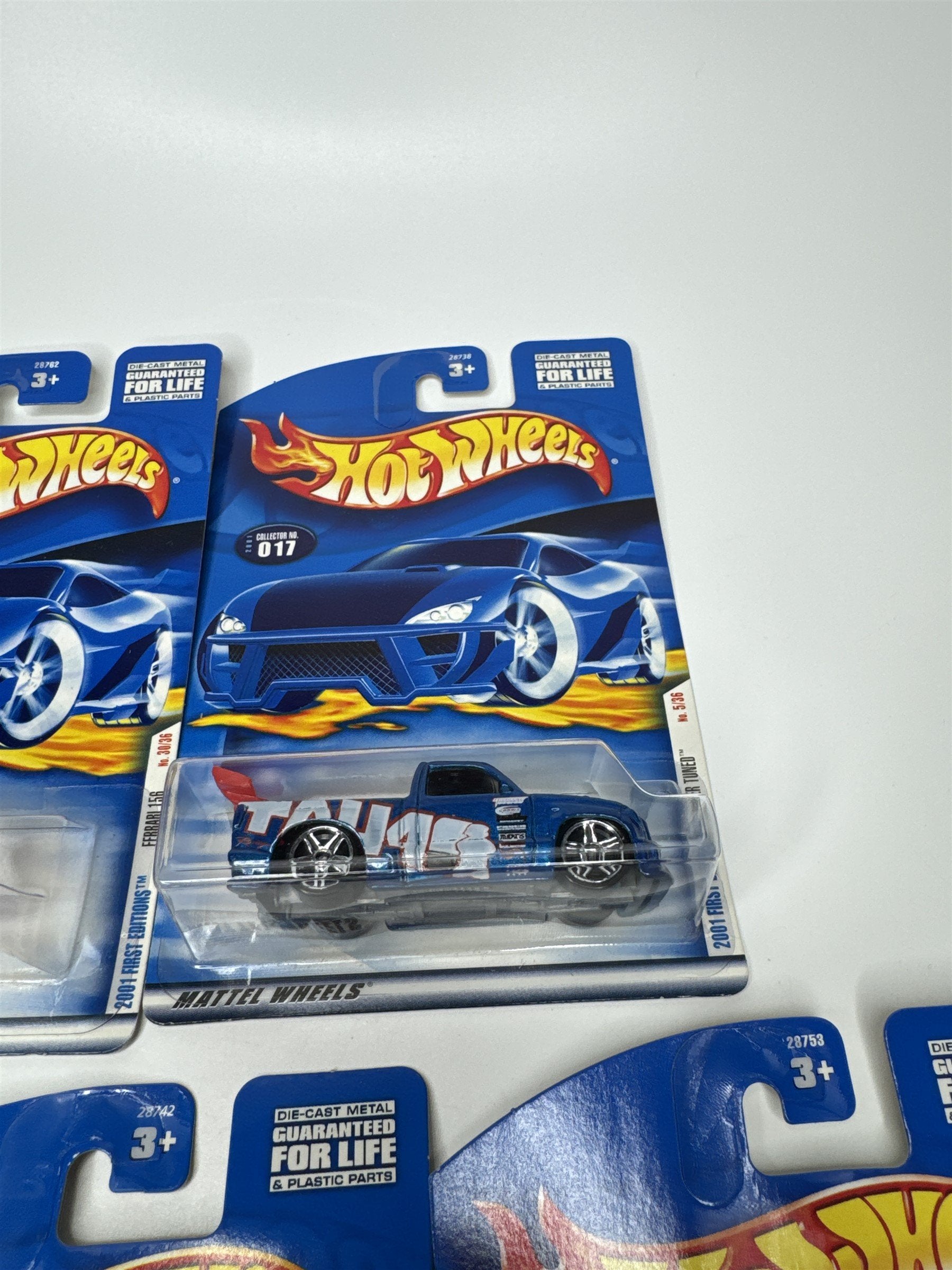 Lot of 5 Hot Wheels Mattel Wheels 2000 Die Cast Metal Collectible Race Cars