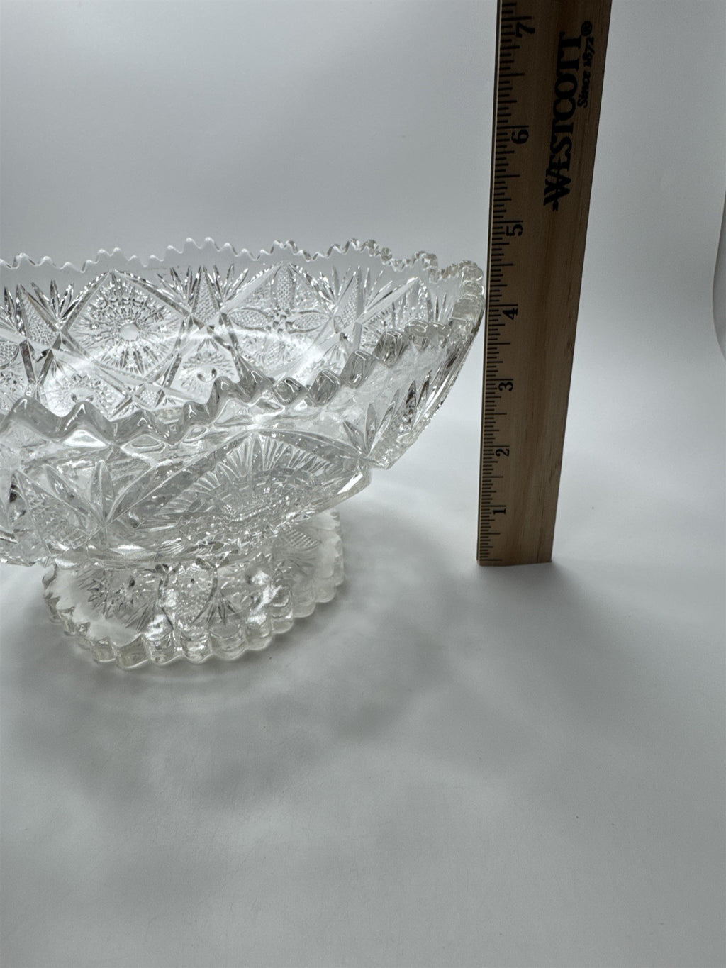 Vintage Pressed Sawtooth Glass 8.5" Diameter Fruit Bowl/Jewelry Dish *CRACKED*