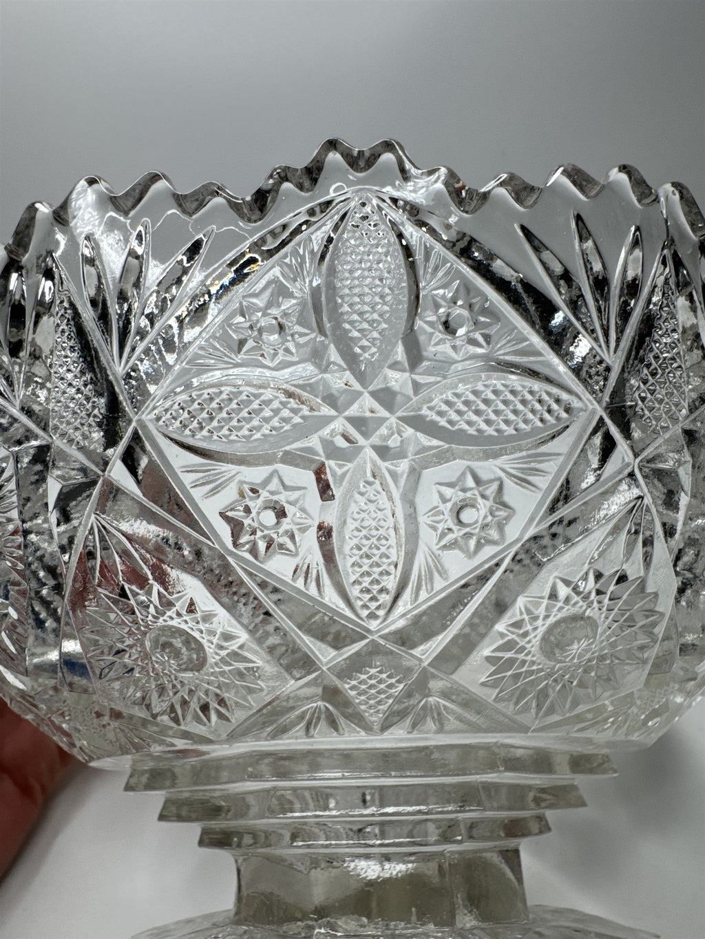 Vintage Pressed Sawtooth Glass 8.5" Diameter Fruit Bowl/Jewelry Dish *CRACKED*