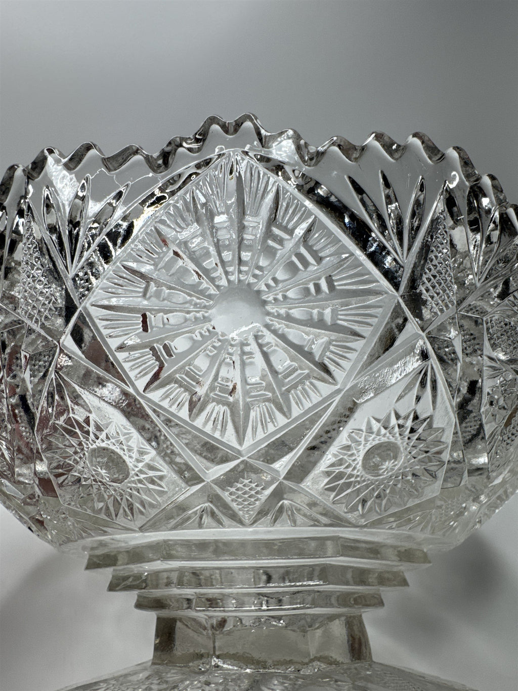 Vintage Pressed Sawtooth Glass 8.5" Diameter Fruit Bowl/Jewelry Dish *CRACKED*