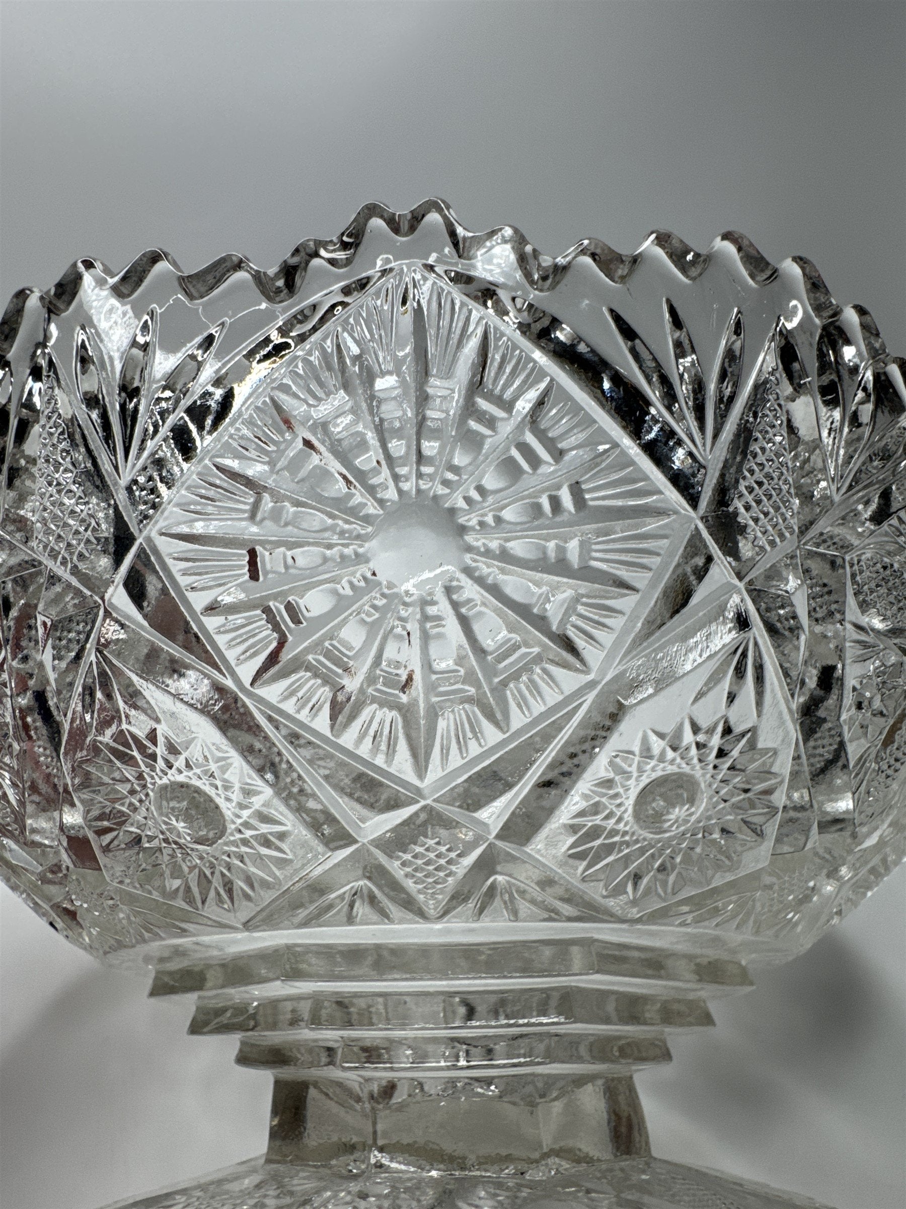 Vintage Pressed Sawtooth Glass 8.5" Diameter Fruit Bowl/Jewelry Dish *CRACKED*