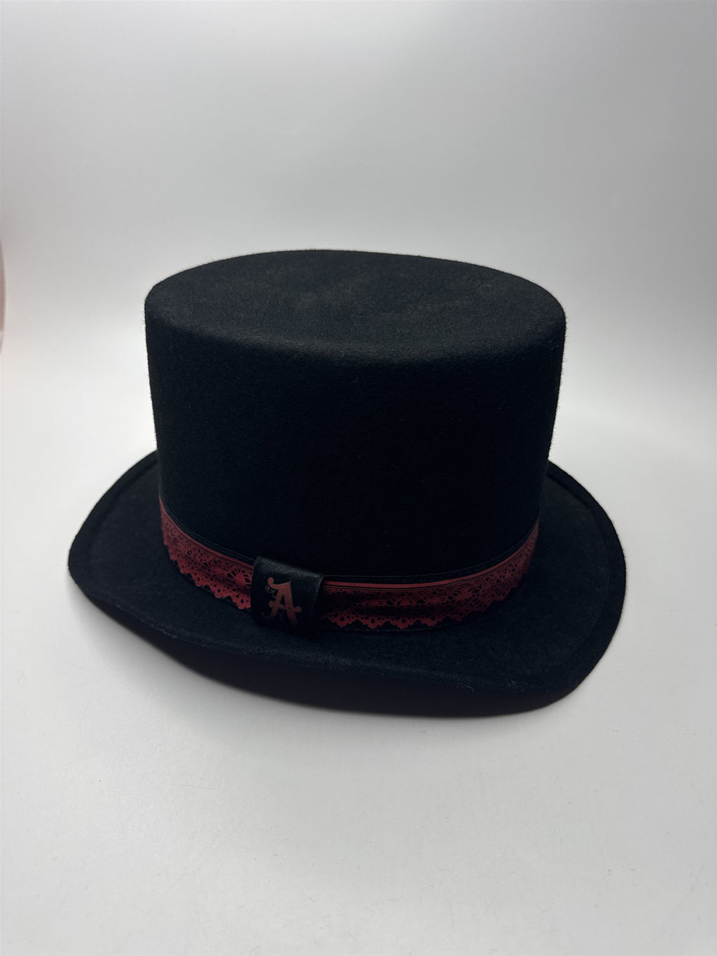 Disney Alice In Wonderland Black Tophat Red Lace Printed Trim SHI 01/10