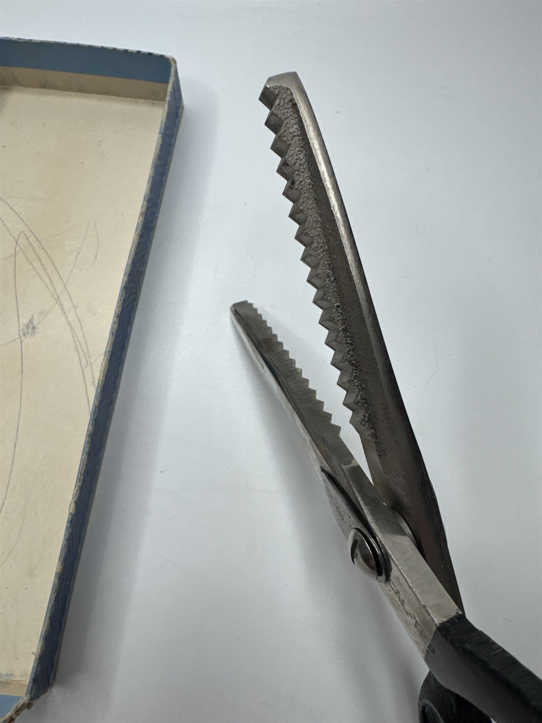 Vintage CAL-TEP Pinking Shear