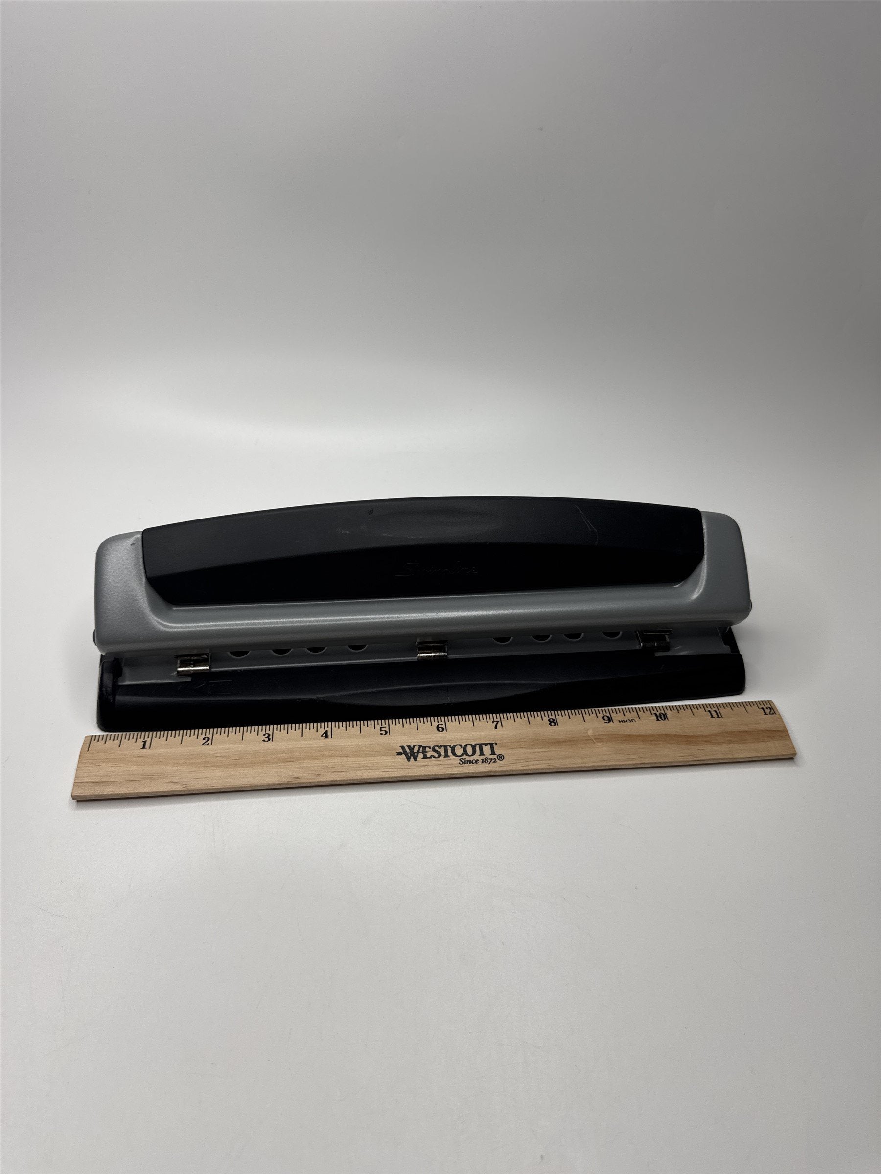 Swingline Paper 3-Hole Puncher Heavy Duty Office Industrial #74870