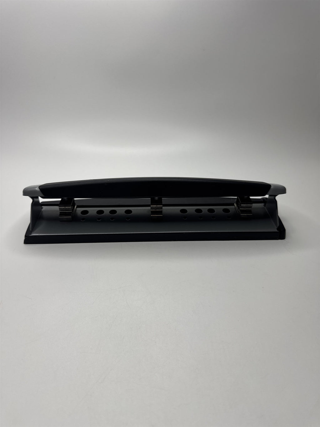Swingline Paper 3-Hole Puncher Heavy Duty Office Industrial #74870