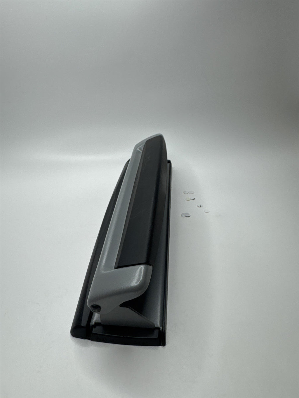 Swingline Paper 3-Hole Puncher Heavy Duty Office Industrial #74870