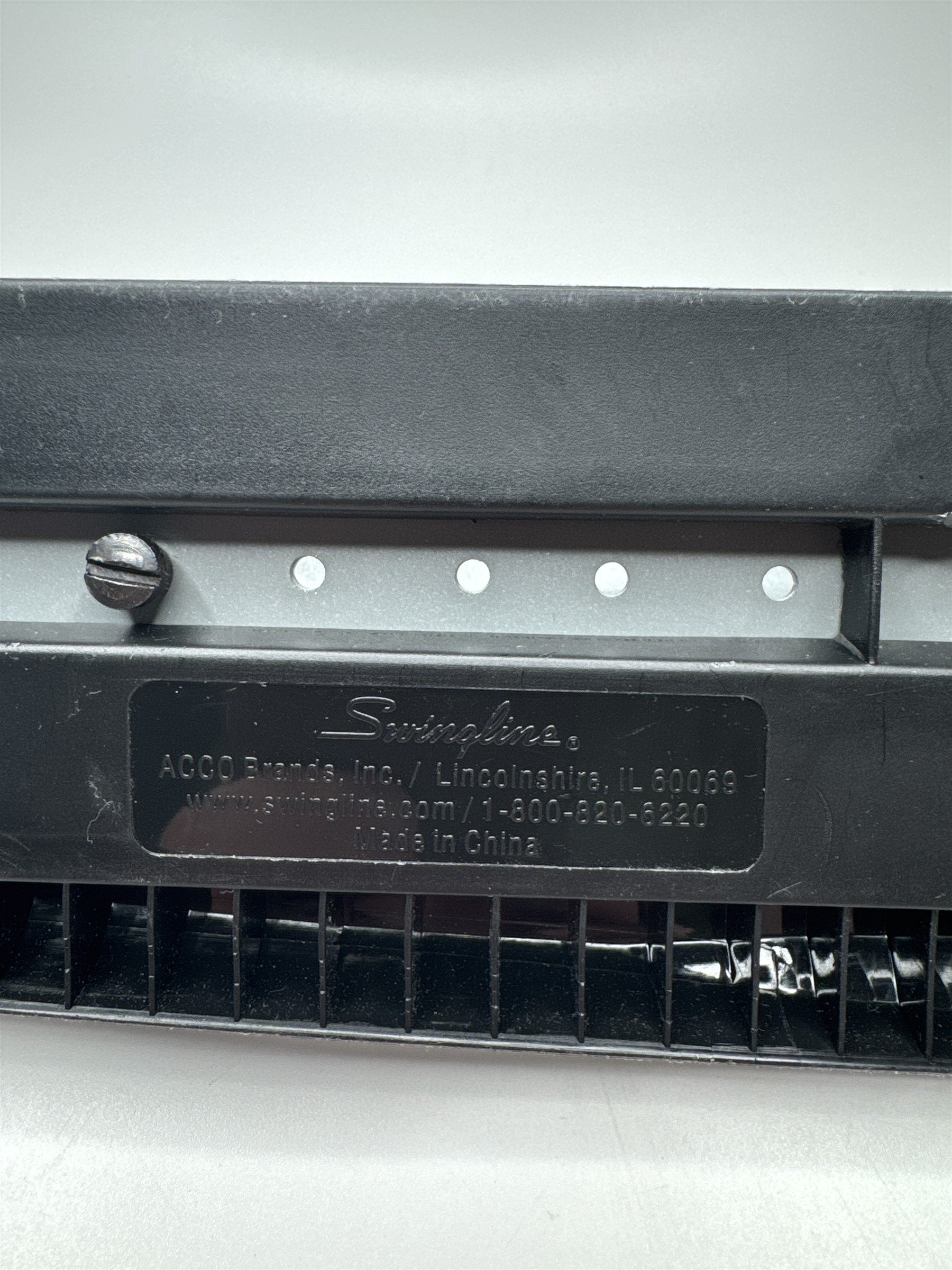 Swingline Paper 3-Hole Puncher Heavy Duty Office Industrial #74870