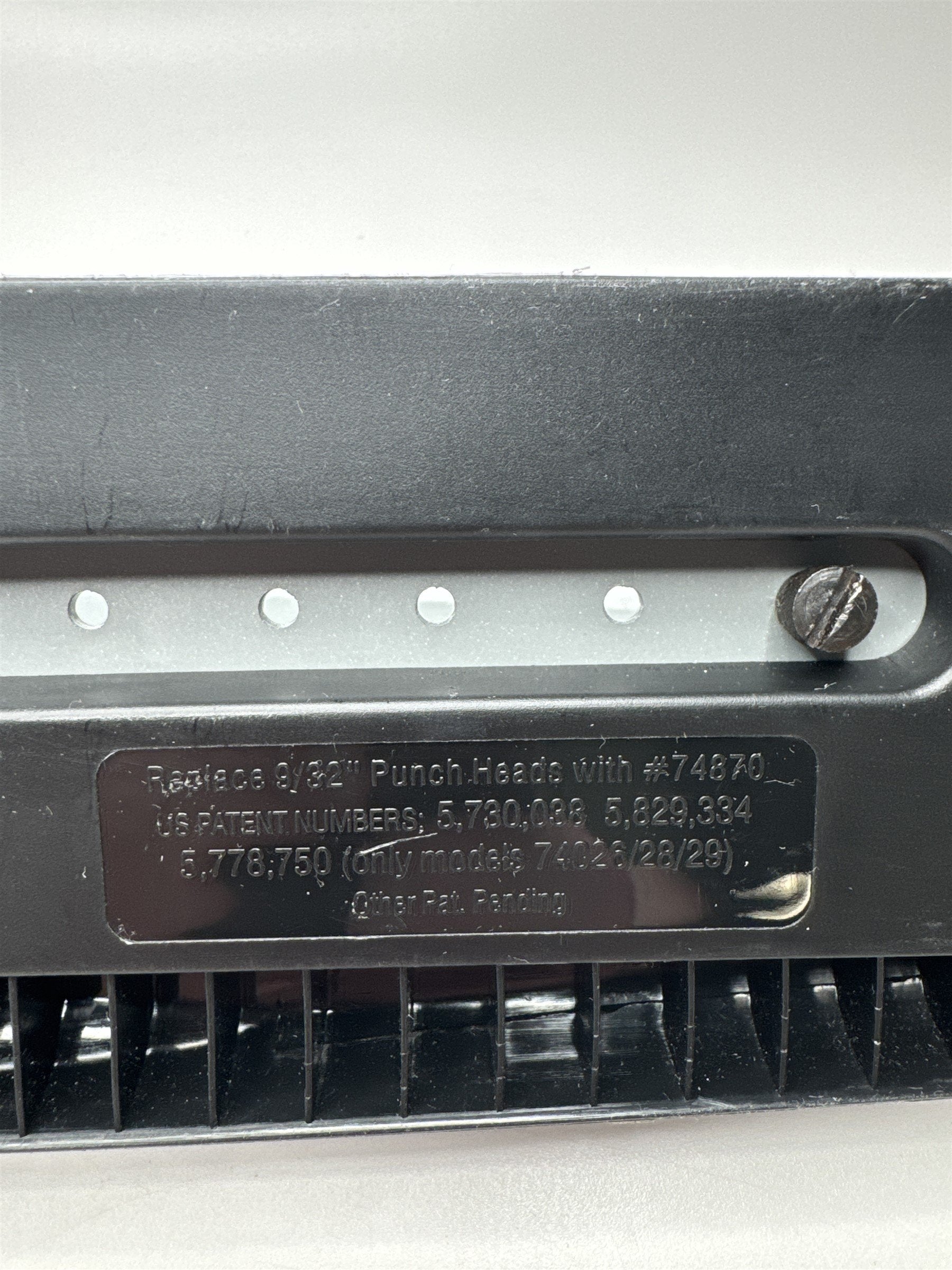 Swingline Paper 3-Hole Puncher Heavy Duty Office Industrial #74870
