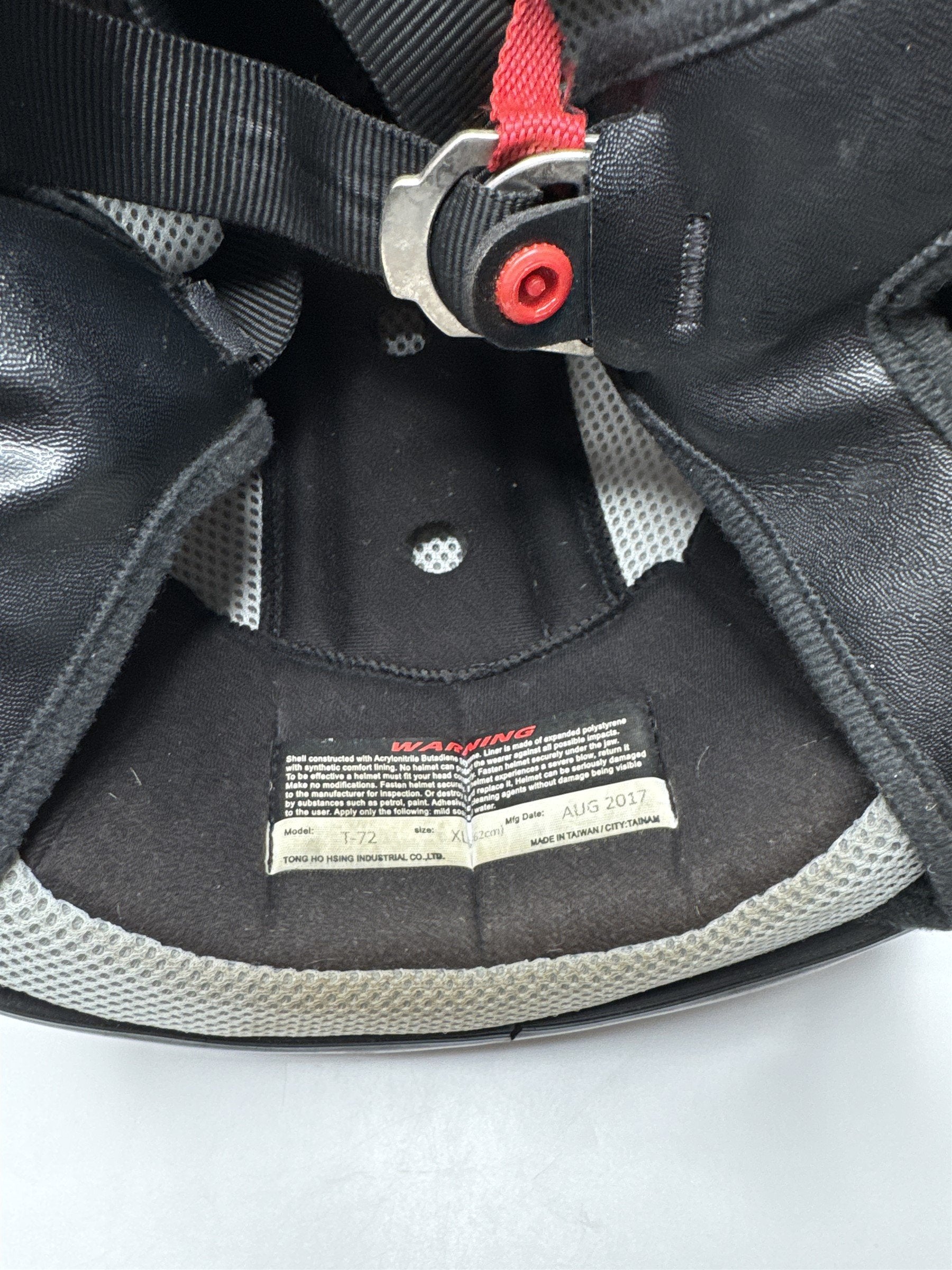 Black THH Motorcycle Protective Helmet Size XL DOT Certified T-72 61-62cm