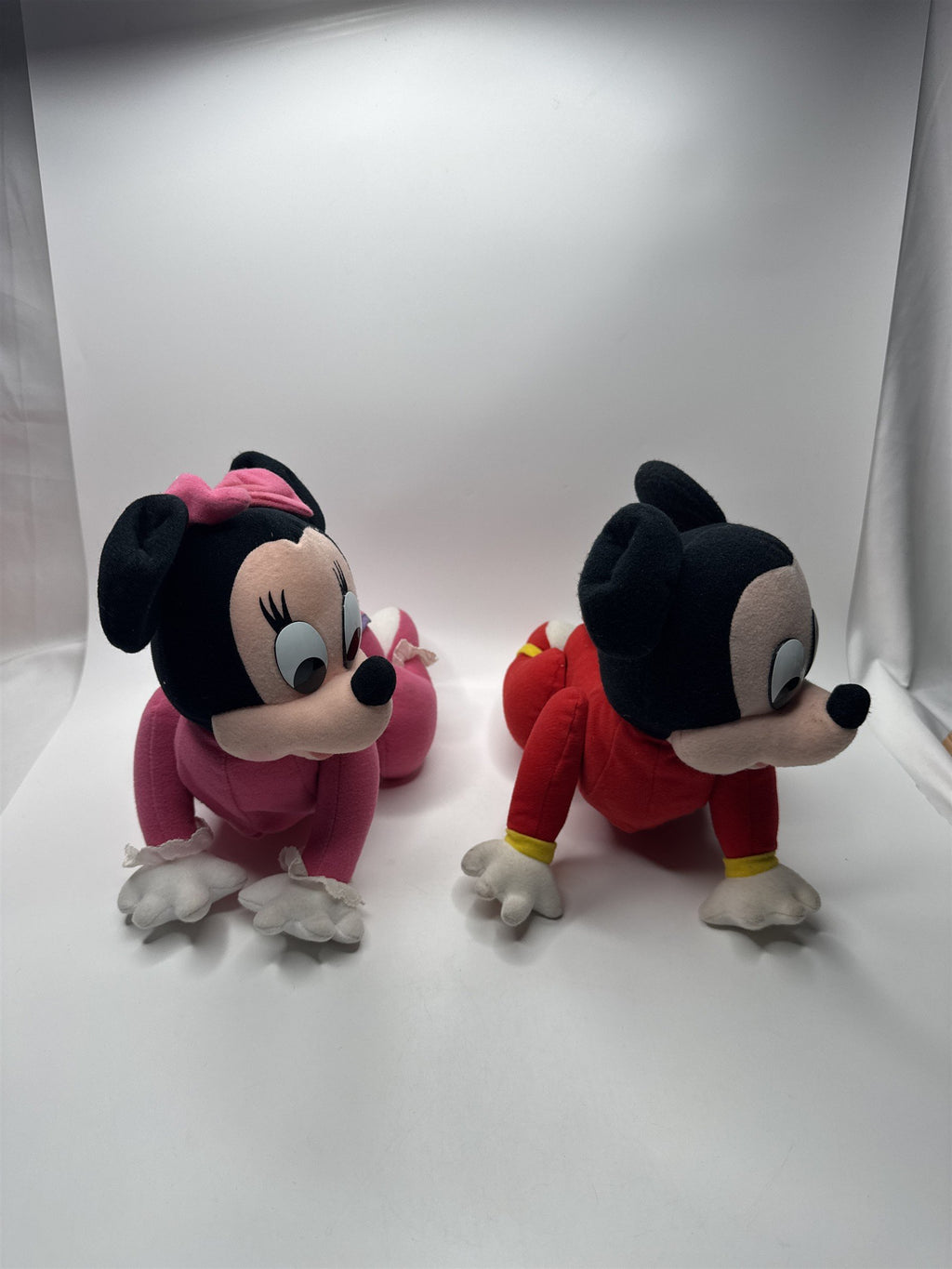 Vintage 1995 Disney Crawling Mickie and Minnie Mouse Interactive Toys Genuine