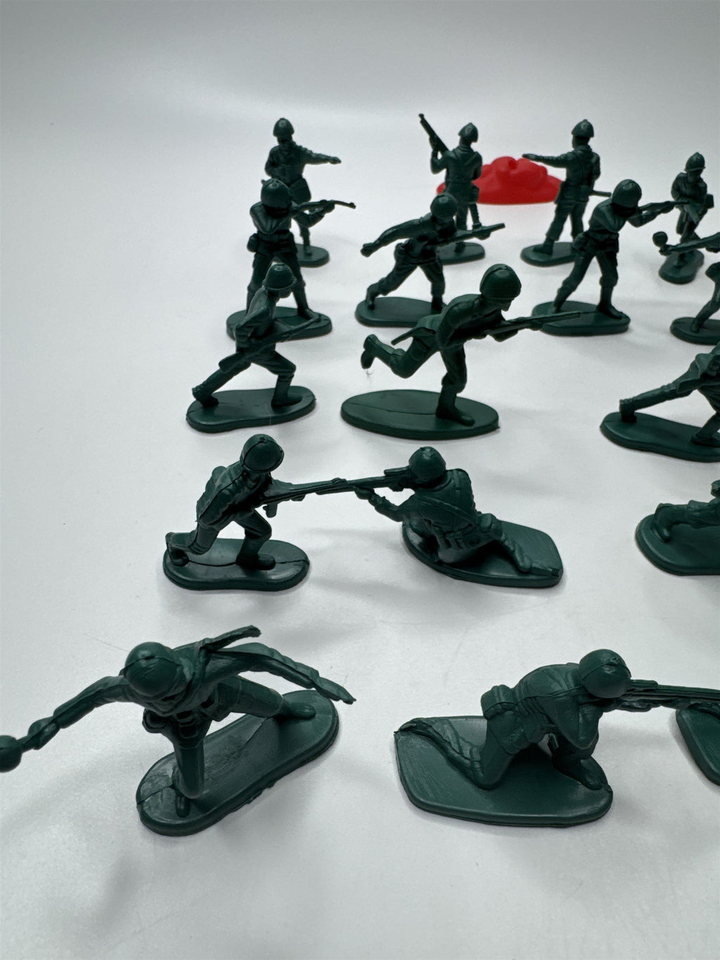 Lot of 25 Vintage Green Plastic Kids Toy Army Men with Various Poses