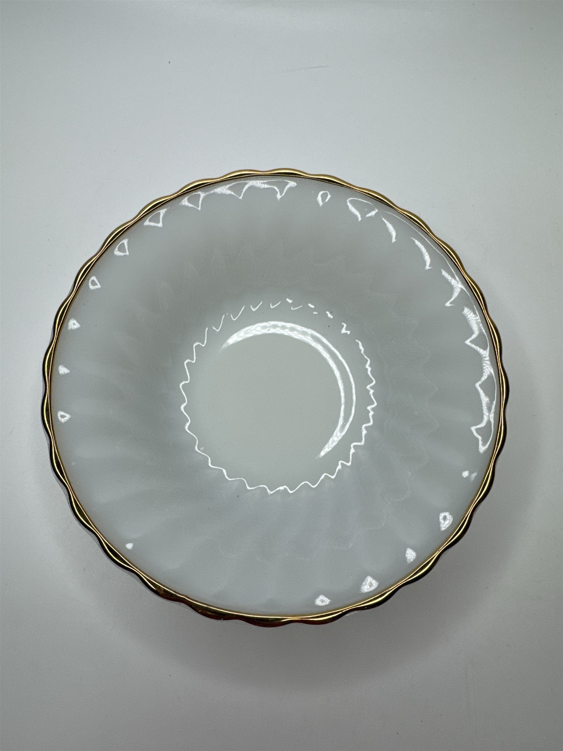 6 Vintage Anchor Hocking Milk Glass Swirl Gold Rim Dessert/Berry Bowls