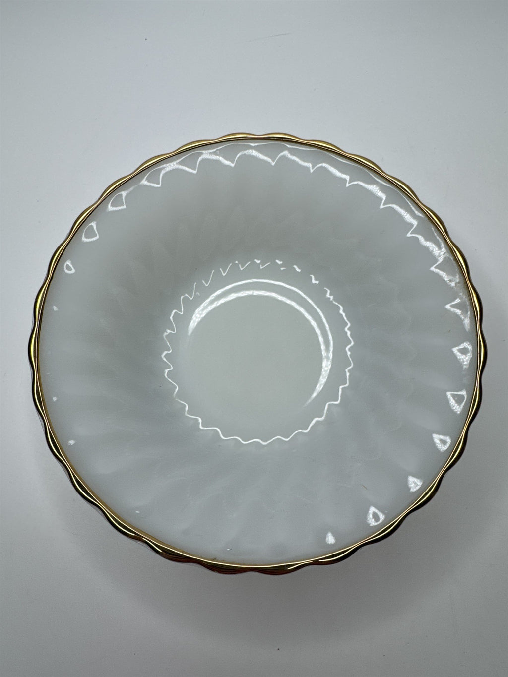 6 Vintage Anchor Hocking Milk Glass Swirl Gold Rim Dessert/Berry Bowls