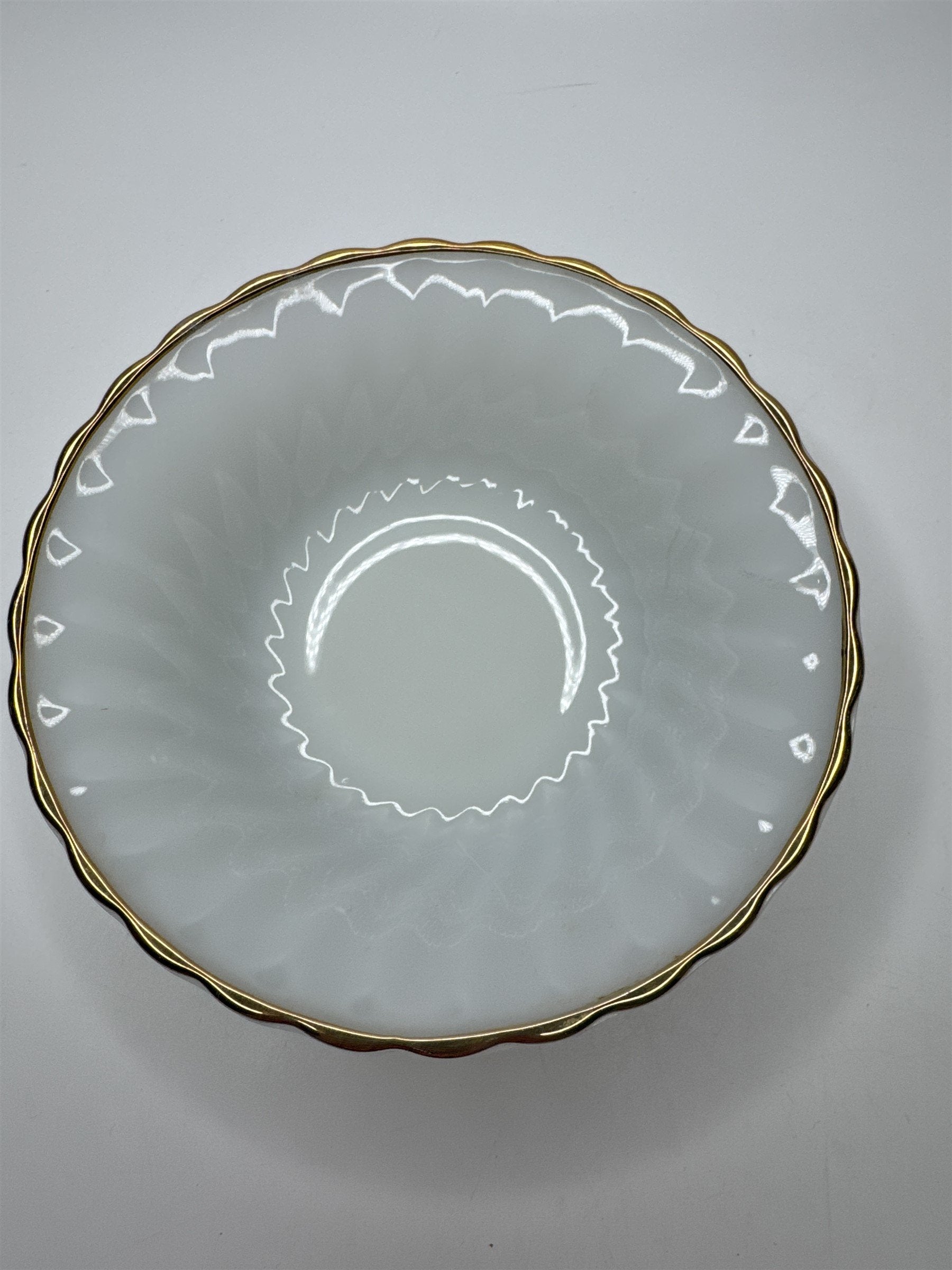6 Vintage Anchor Hocking Milk Glass Swirl Gold Rim Dessert/Berry Bowls