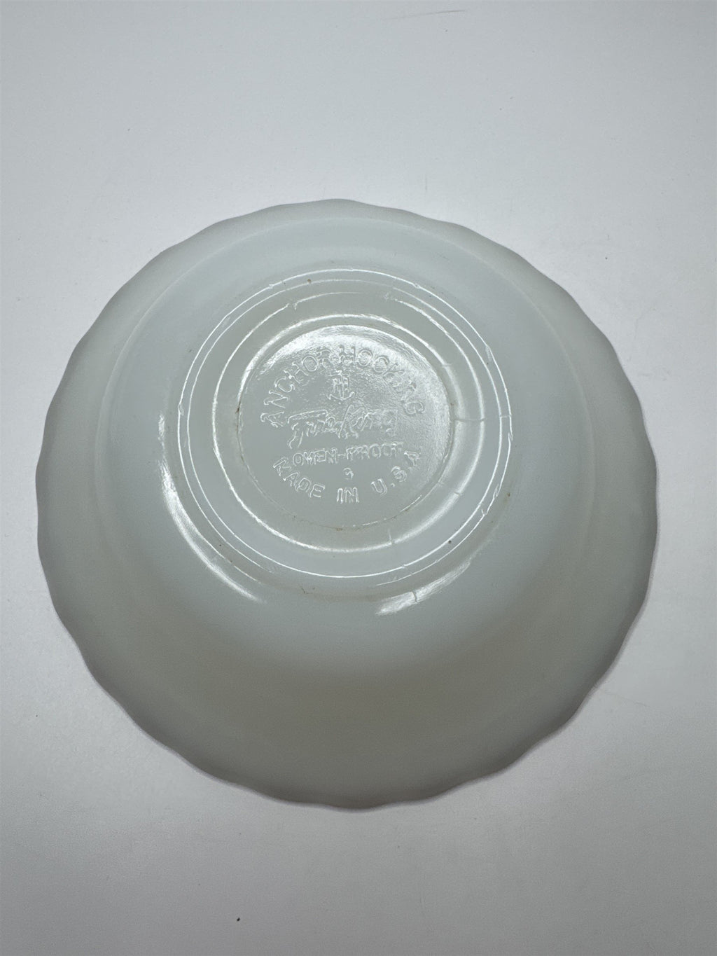 6 Vintage Anchor Hocking Milk Glass Swirl Gold Rim Dessert/Berry Bowls