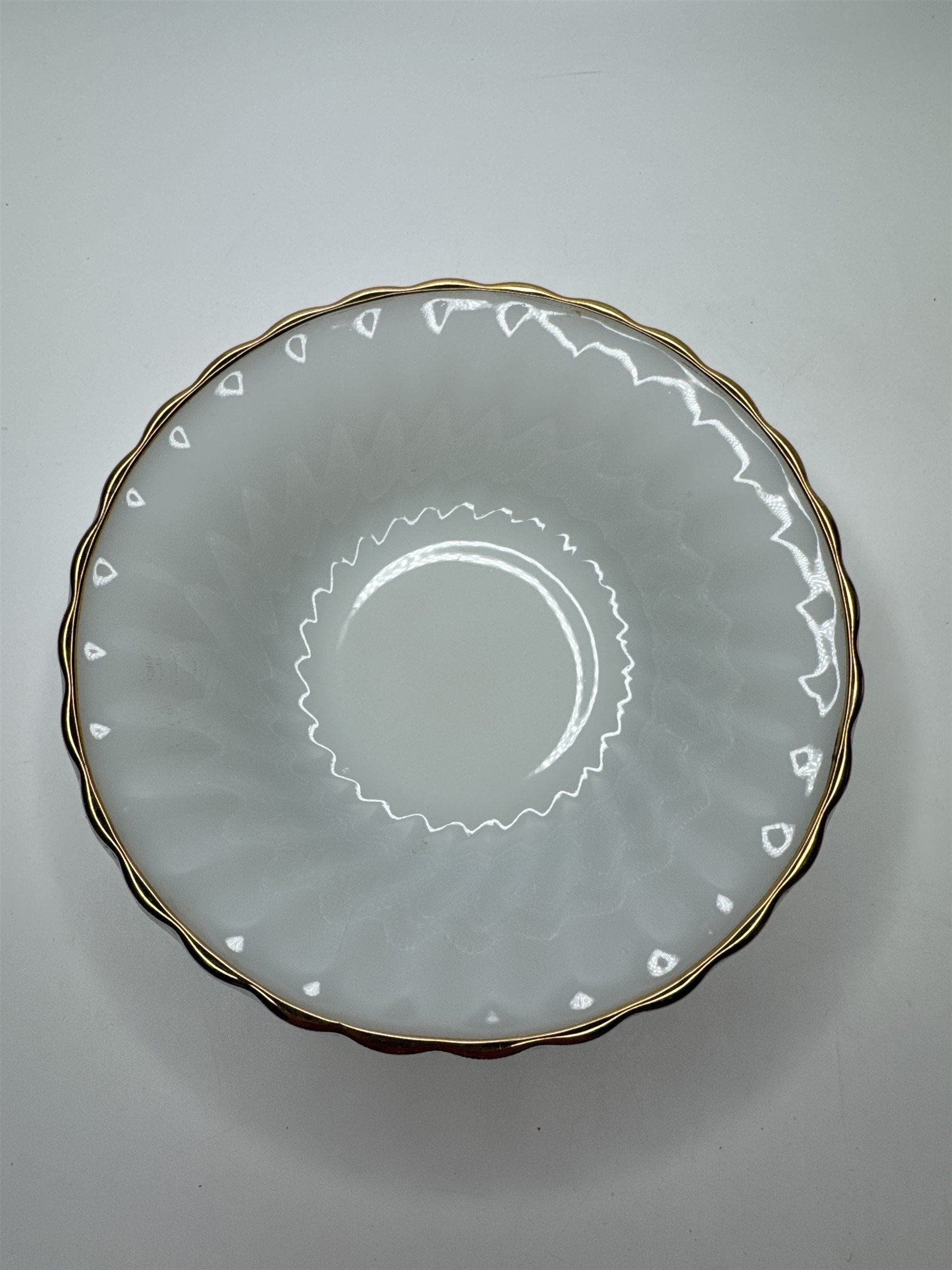 6 Vintage Anchor Hocking Milk Glass Swirl Gold Rim Dessert/Berry Bowls