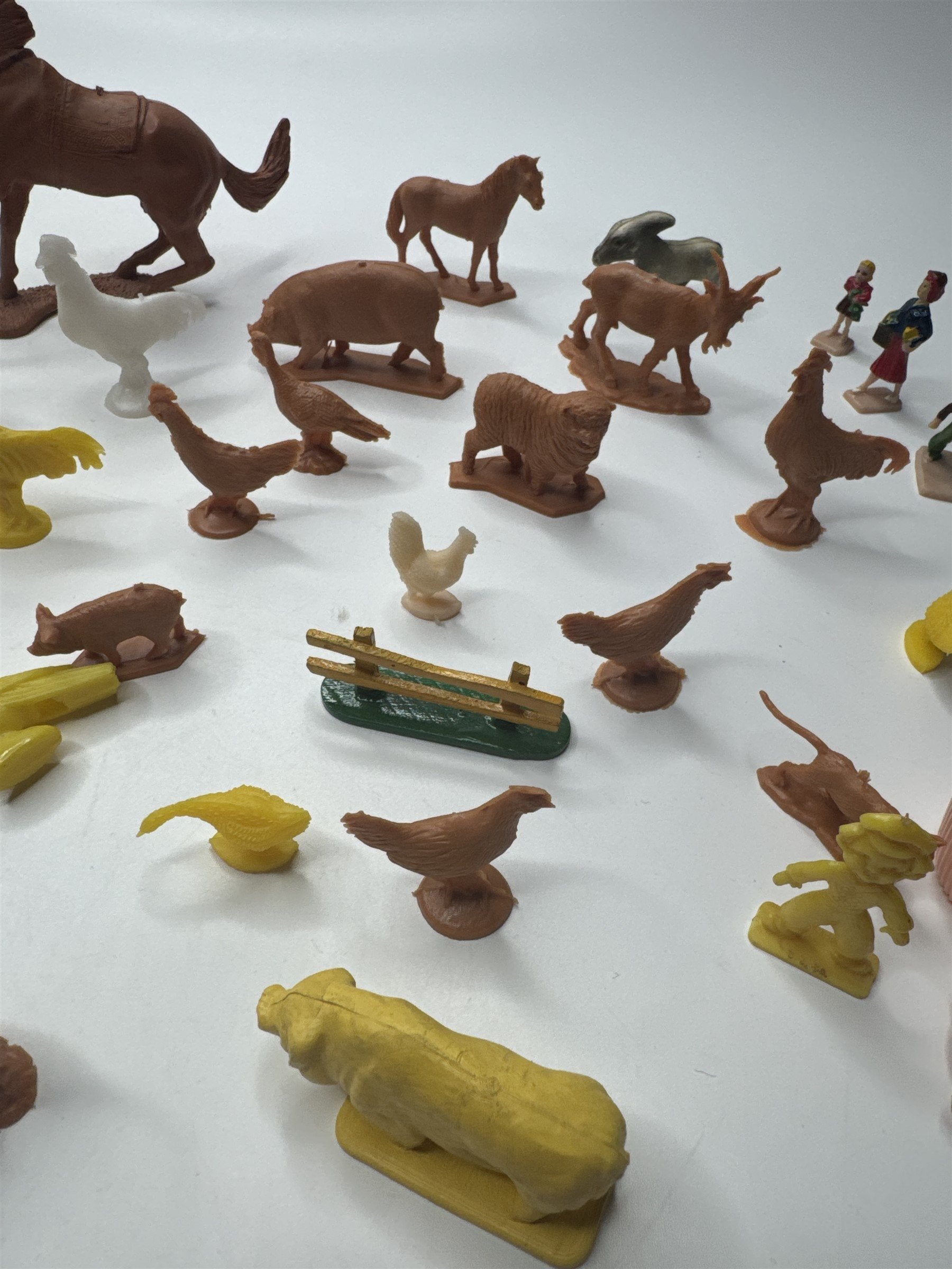 Lot of 36 Vintage Plastic Toy Farm Animals Pigs Chickens Ducks