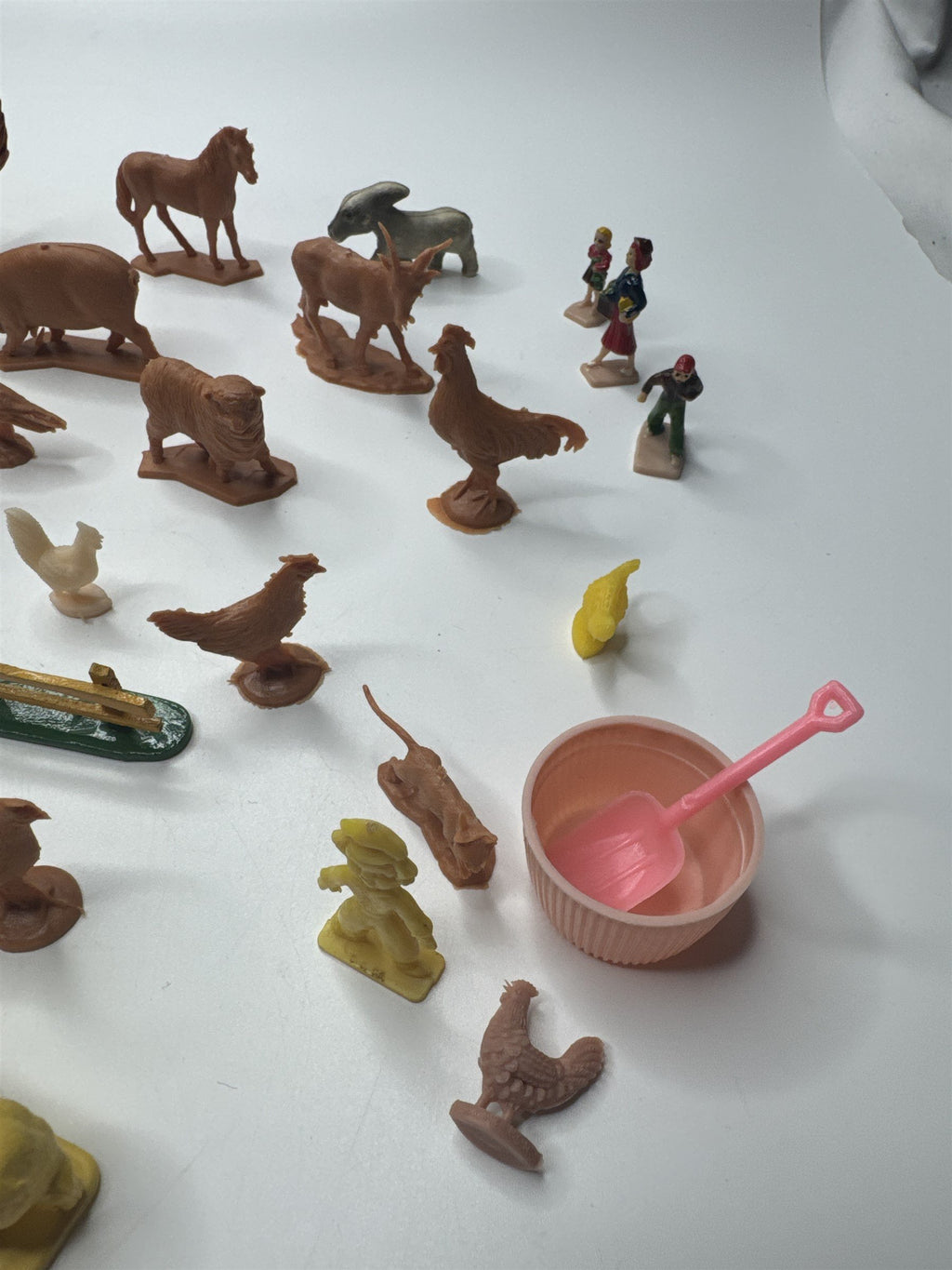Lot of 36 Vintage Plastic Toy Farm Animals Pigs Chickens Ducks