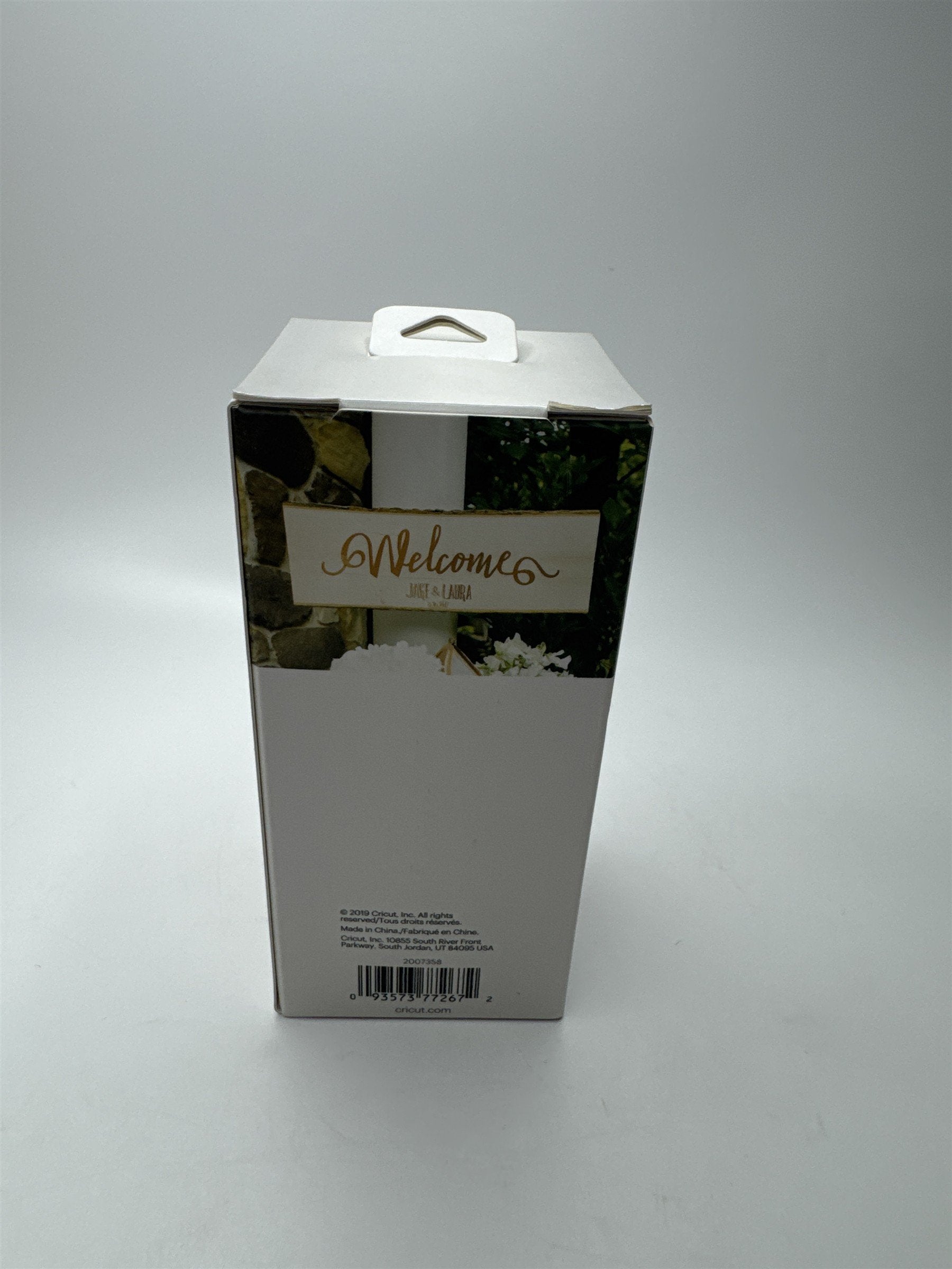 Cricut Joy Smart Vinyl White Permanent 5.5" x 240" (20ft) Long Roll of Vinyl