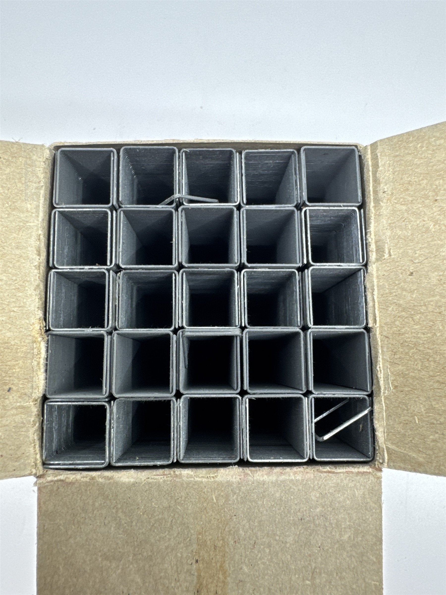 Swingline No. 13-1/2" High Carbon, Chisel Pointed Heavy Duty 5000 Piece Staples