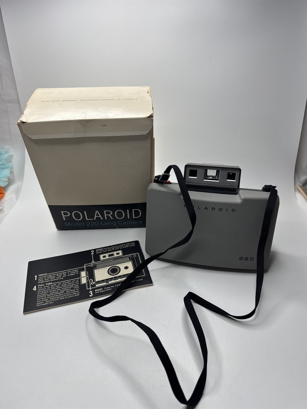 Vintage Polaroid Model 220 Automatic Land Camera /w Box