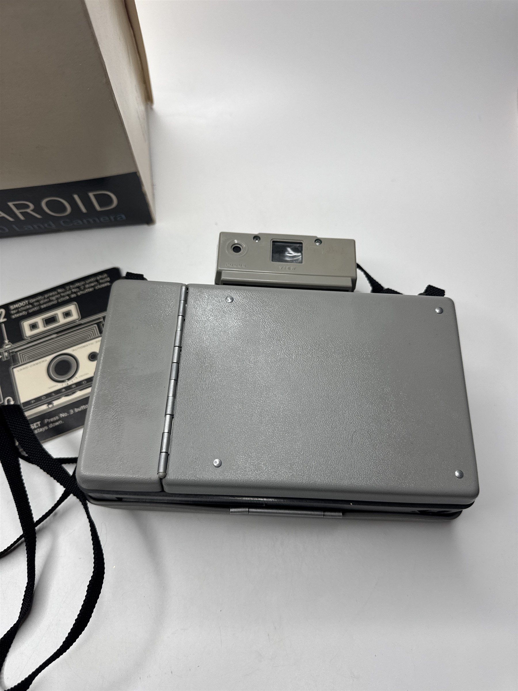 Vintage Polaroid Model 220 Automatic Land Camera /w Box