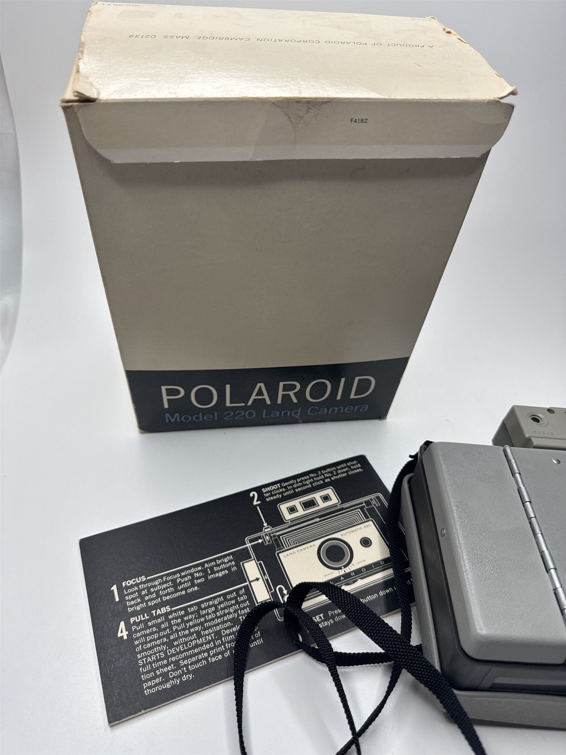 Vintage Polaroid Model 220 Automatic Land Camera /w Box
