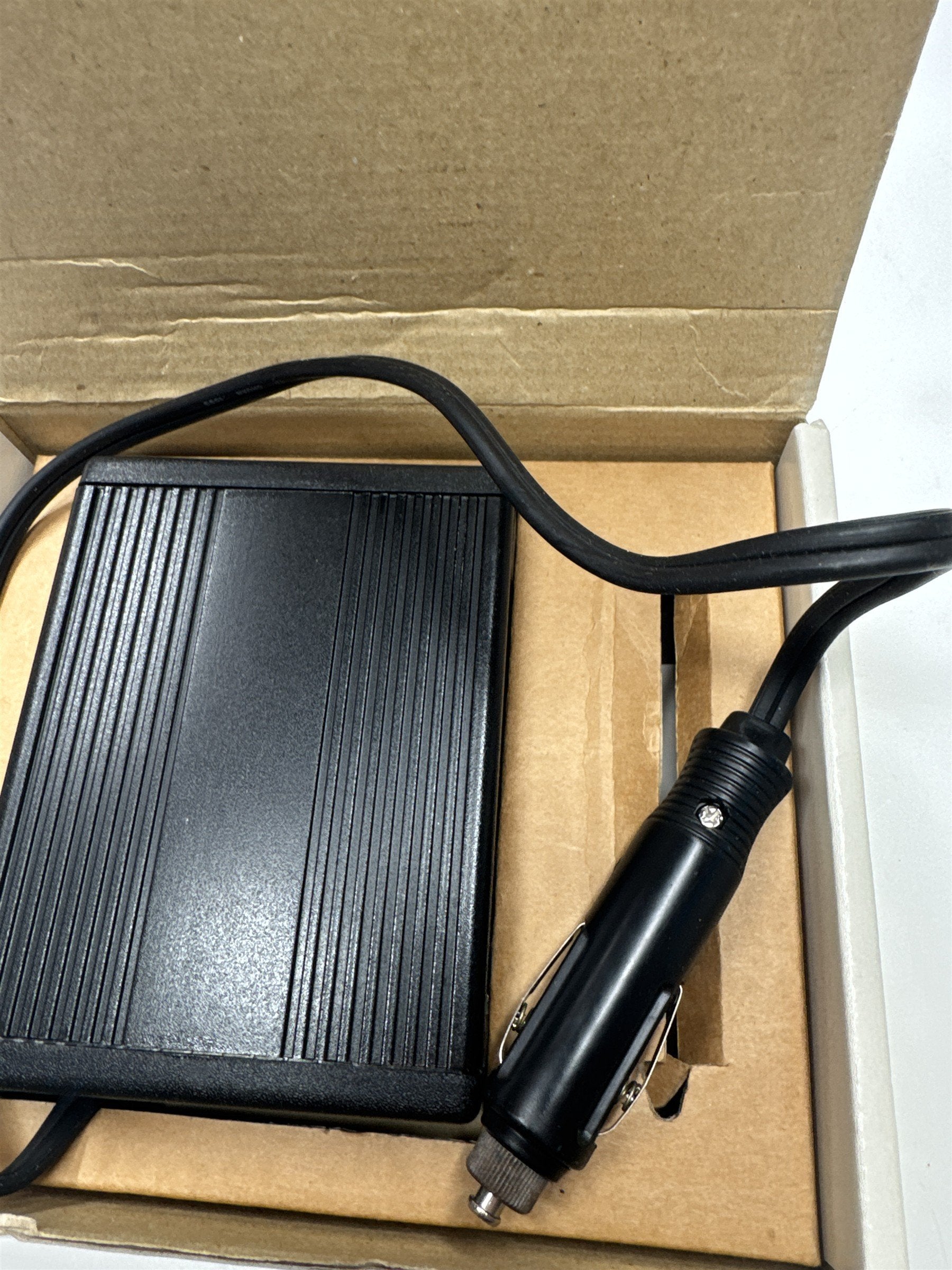 FOCUS Model PC140 200 Watt Peak DC to AC Power Inverter *Not for Positive Ground
