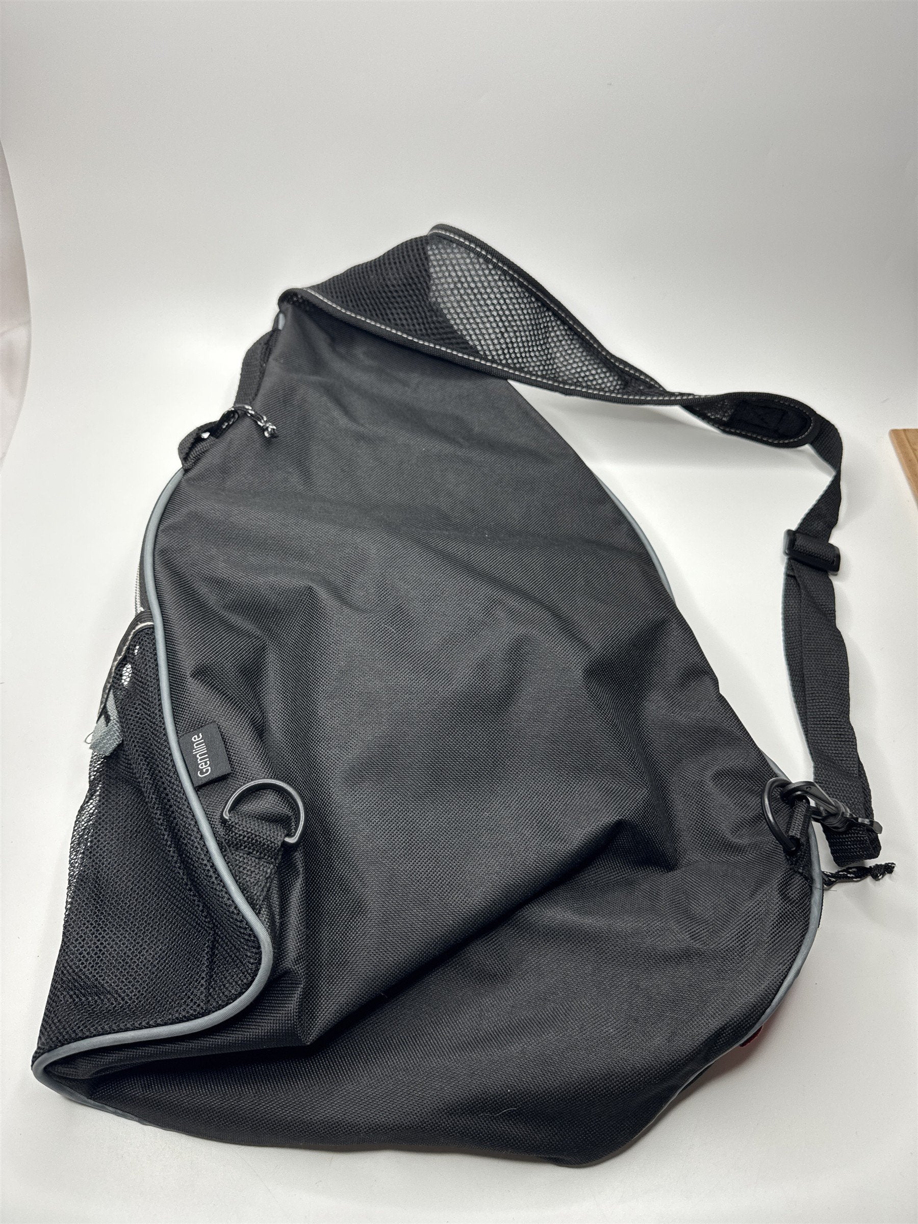SportClips Haircuts Employee Sling Bag /w 2 Zipper Pockets and Organization