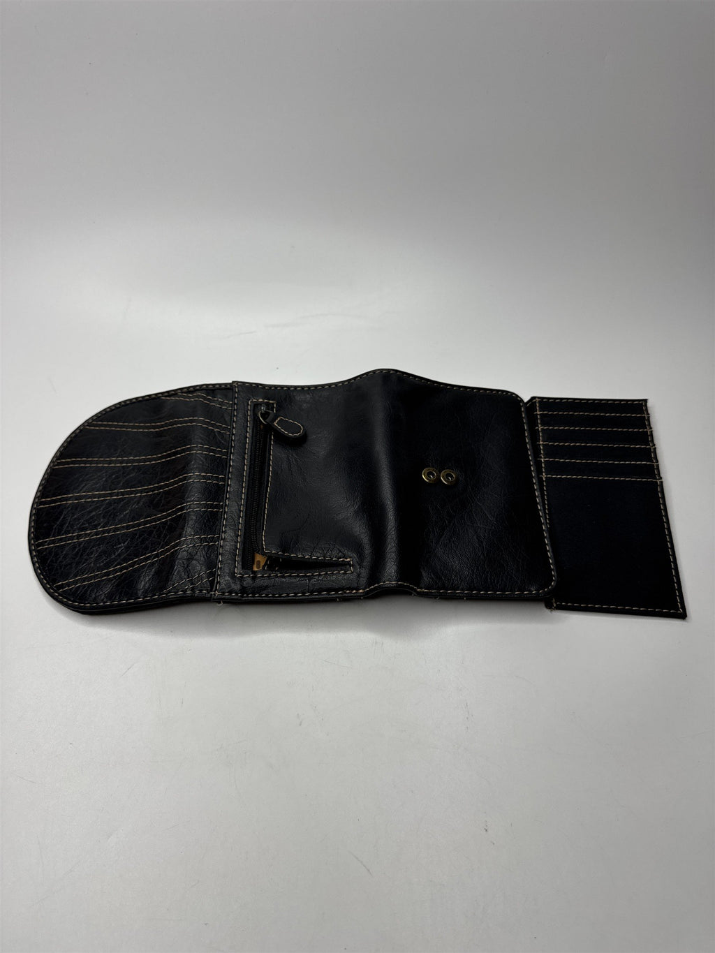 Retro Black Tri-Fold Wallet Liz Claiborne Axcess Tan Contrast Stitch