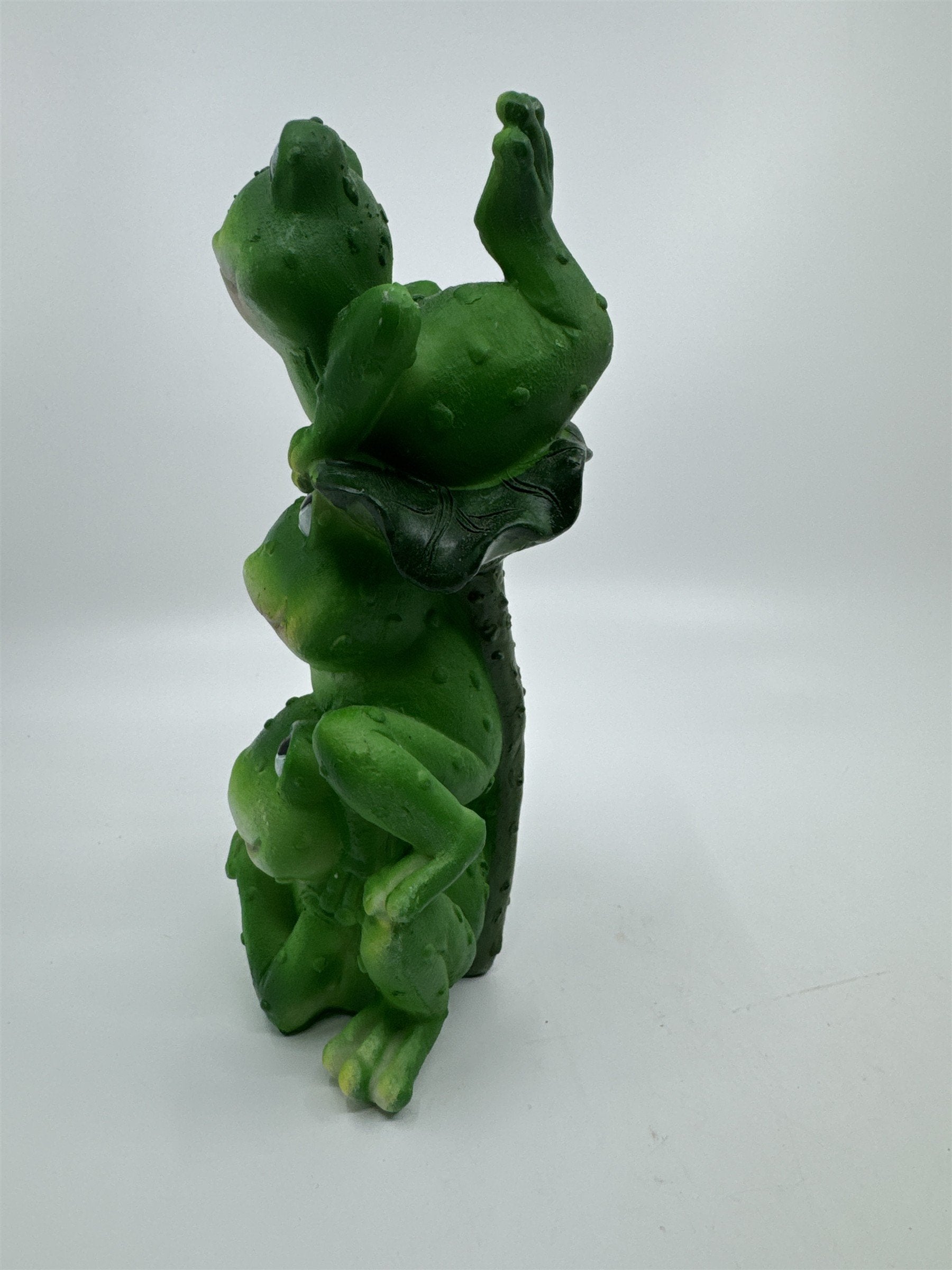 Whimsical Stacked Frogs Statue Garden Yard Home Decor Figurine Welcome Toad